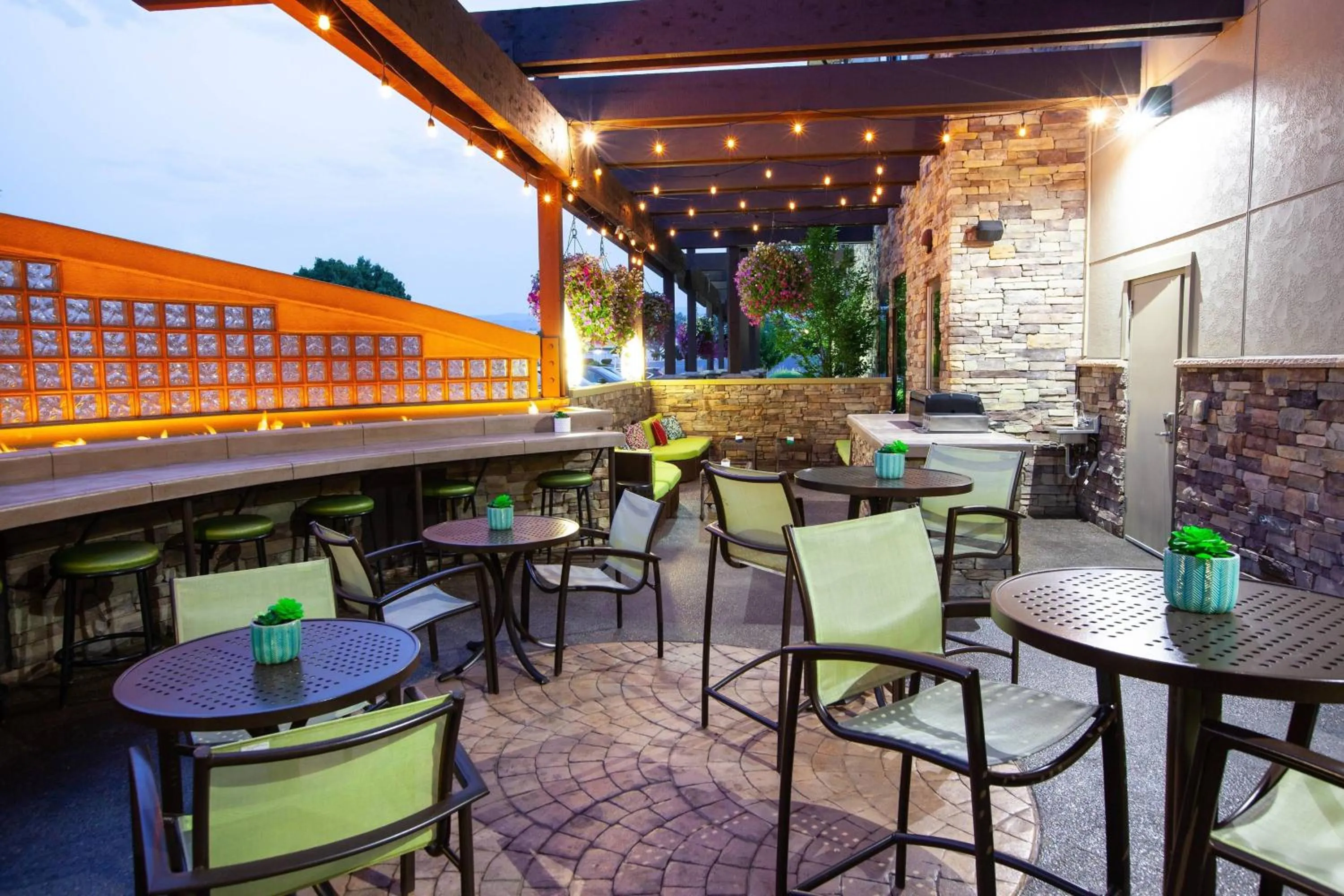 Lounge or bar in SpringHill Suites Wenatchee