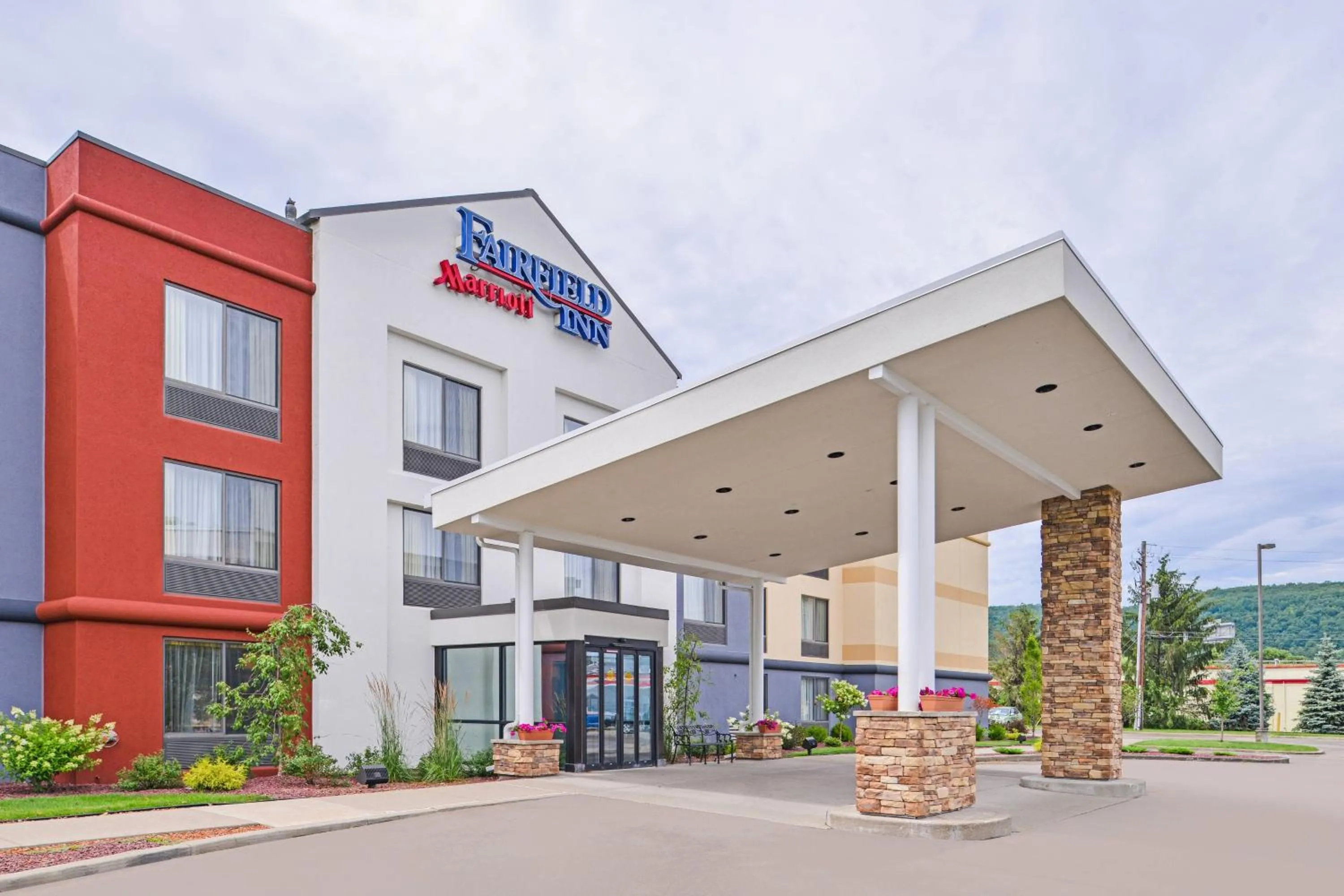 Property building in Fairfield Inn Corning Riverside