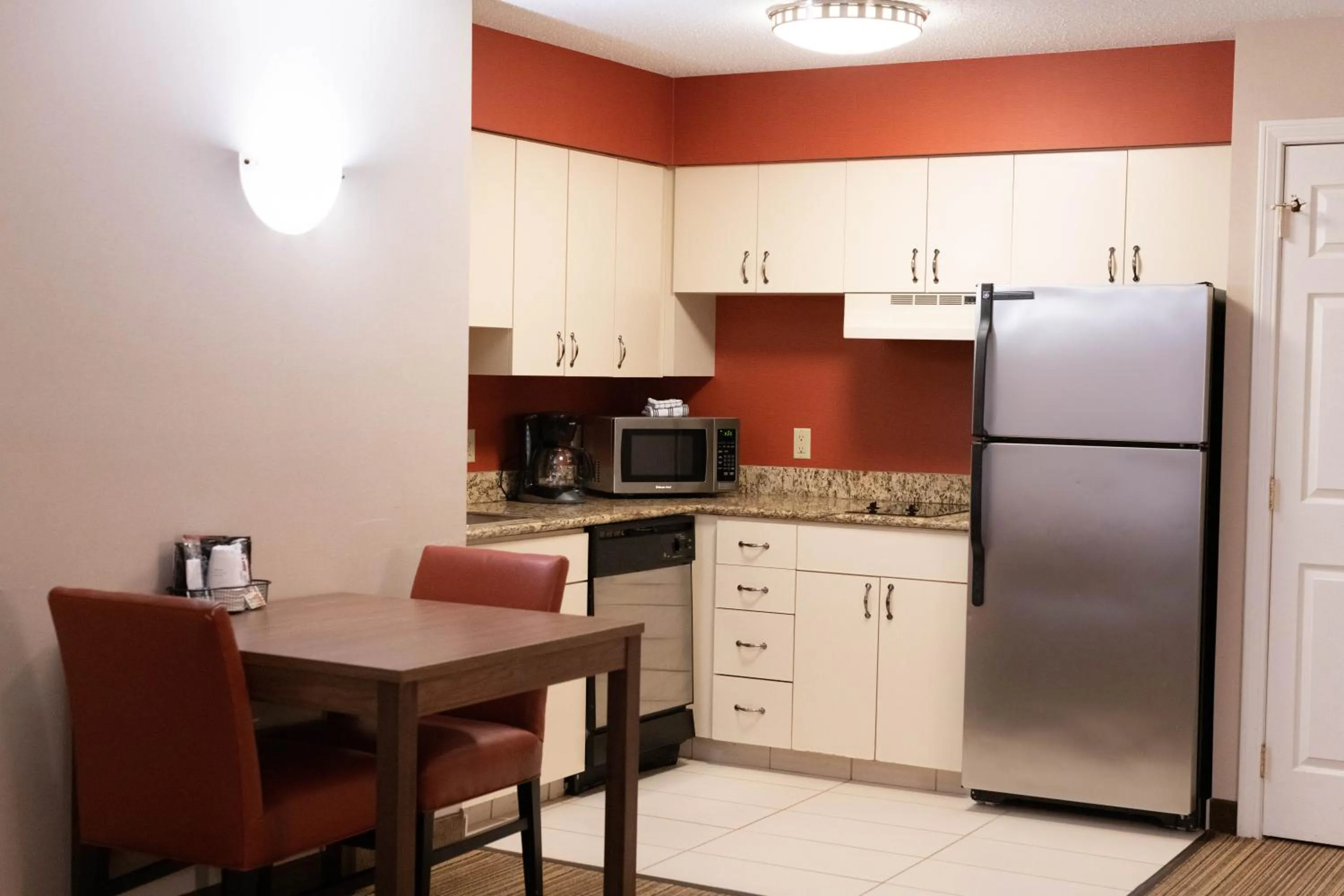 Kitchen or kitchenette in Hawthorn Suites by Wyndham Erie