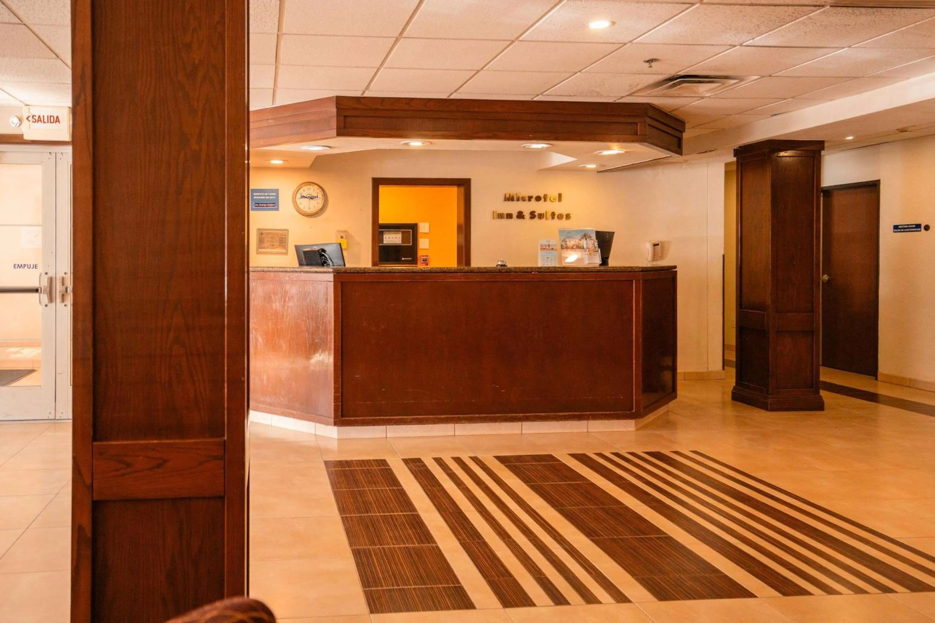 Lobby or reception in Microtel Inn and Suites by Wyndham Ciudad Juarez, US Consulate