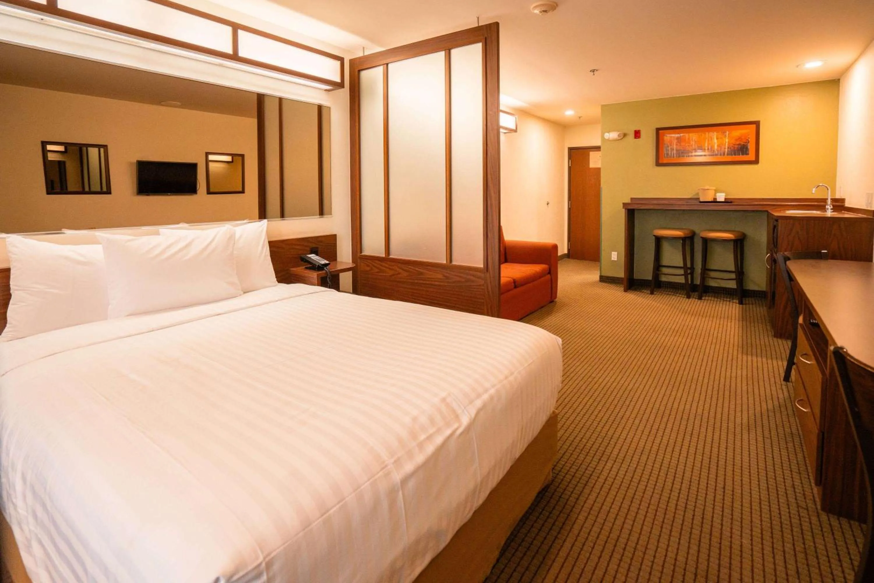 Photo of the whole room, Bed in Microtel Inn and Suites by Wyndham Ciudad Juarez, US Consulate