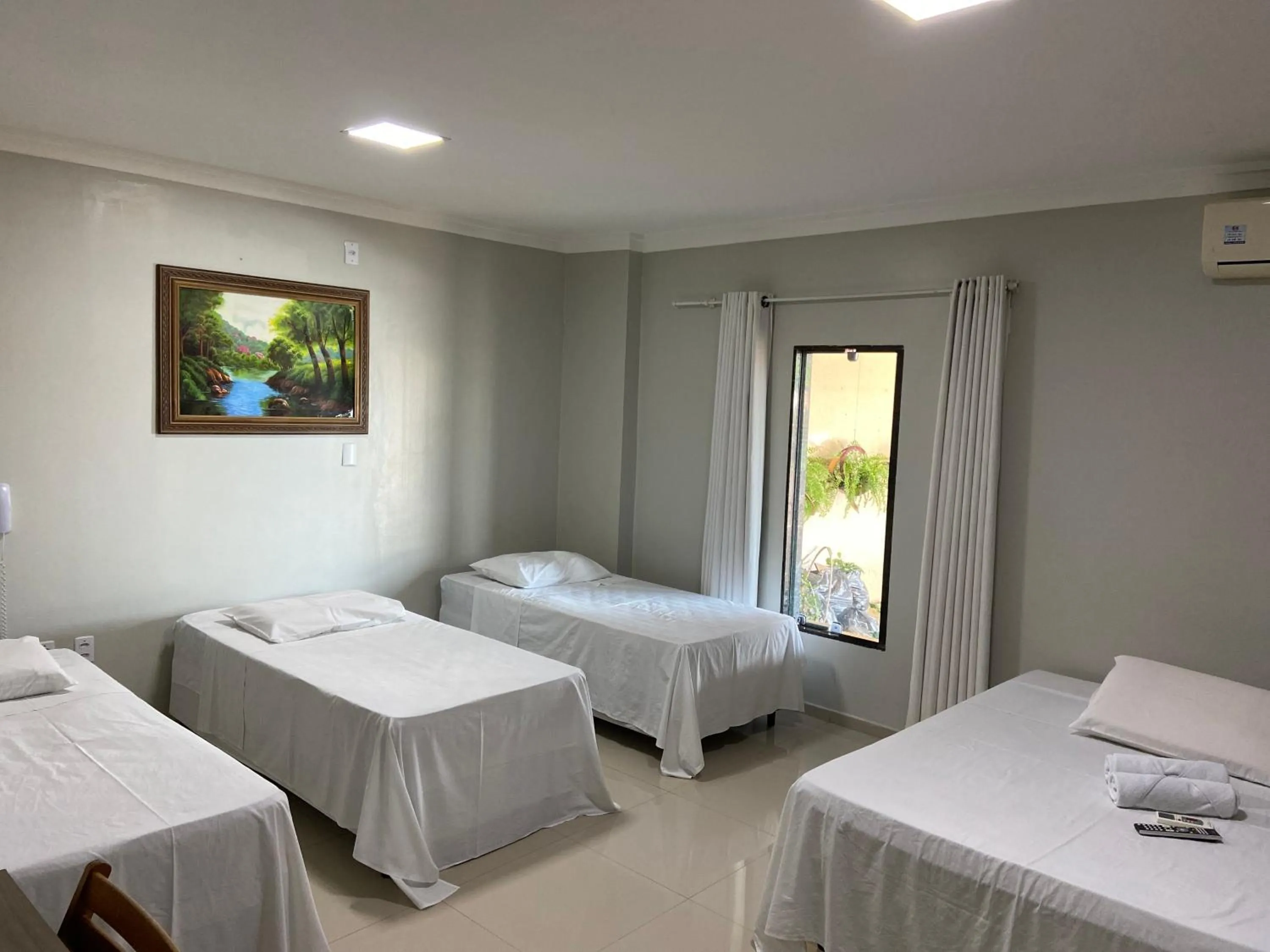 Bed in Dallas Hotel Premium