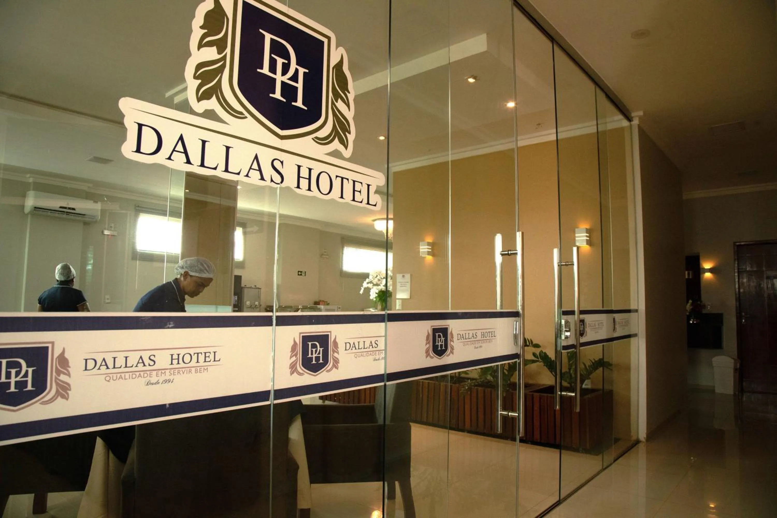 Living room in Dallas Hotel Premium