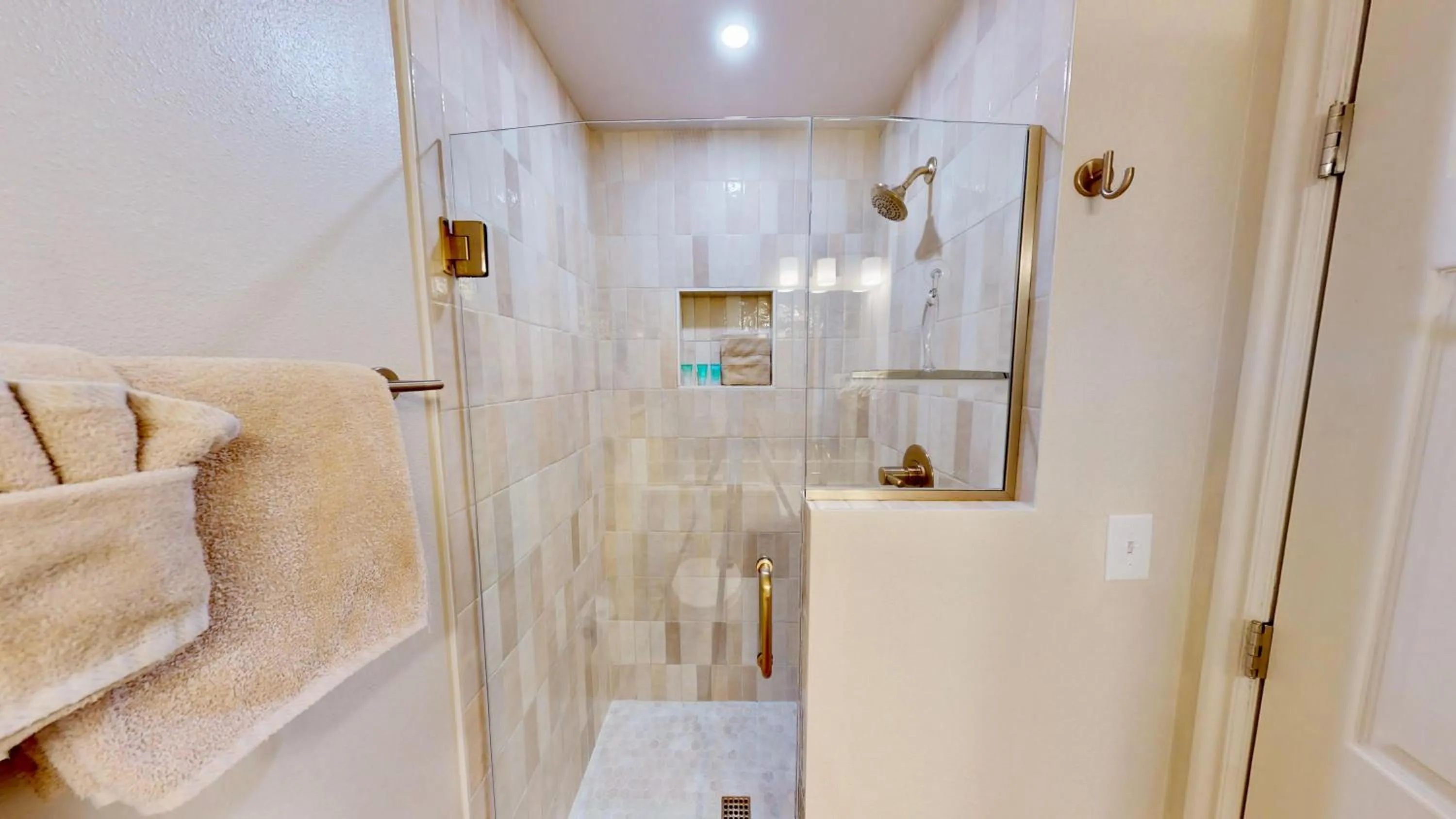 Henning's Escape #3328