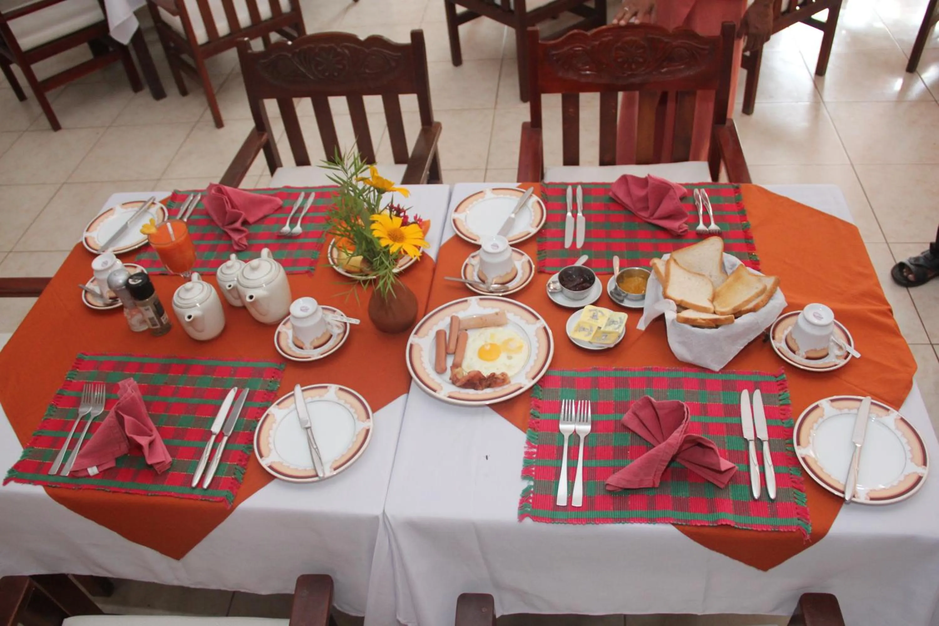 Restaurant/places to eat in Villa Ranmenika