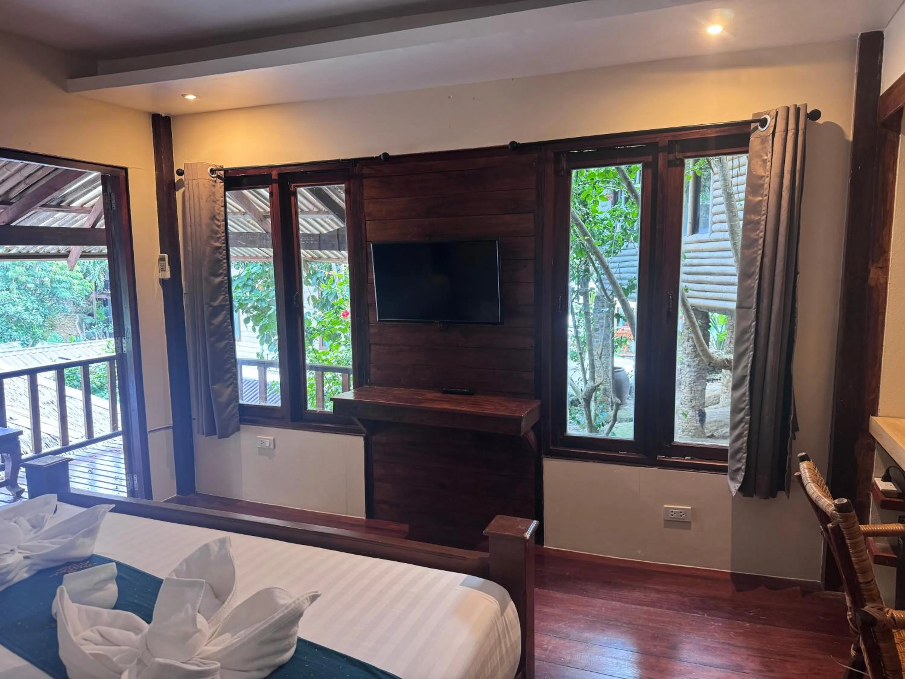 TV and multimedia, Bed in Chunut House Resort