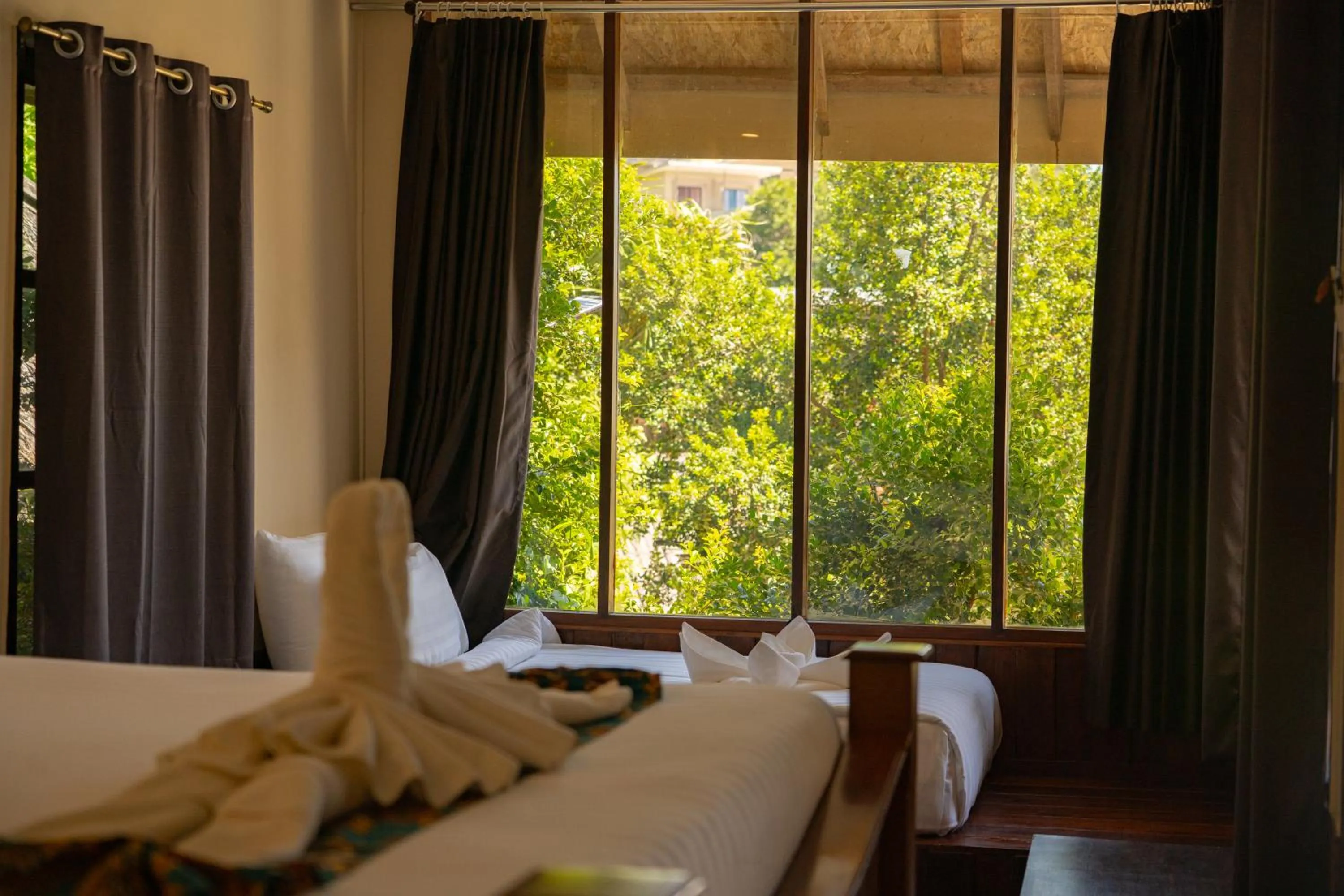 Garden, Bed in Chunut House Resort