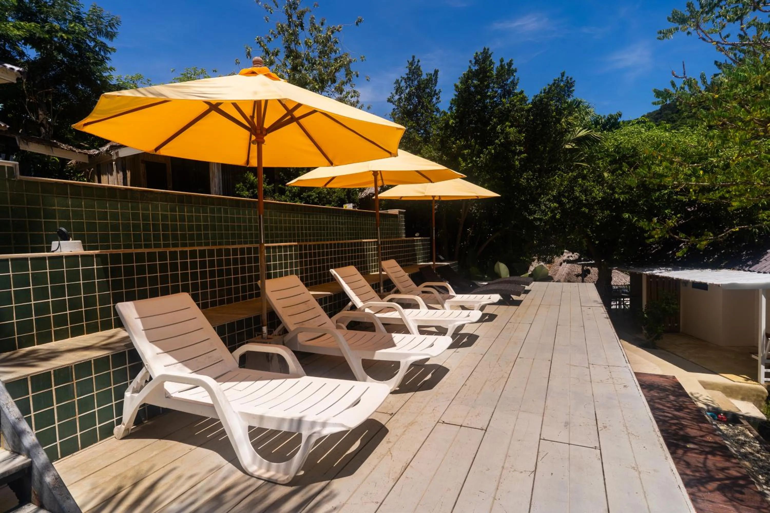 Swimming pool in Chunut House Resort