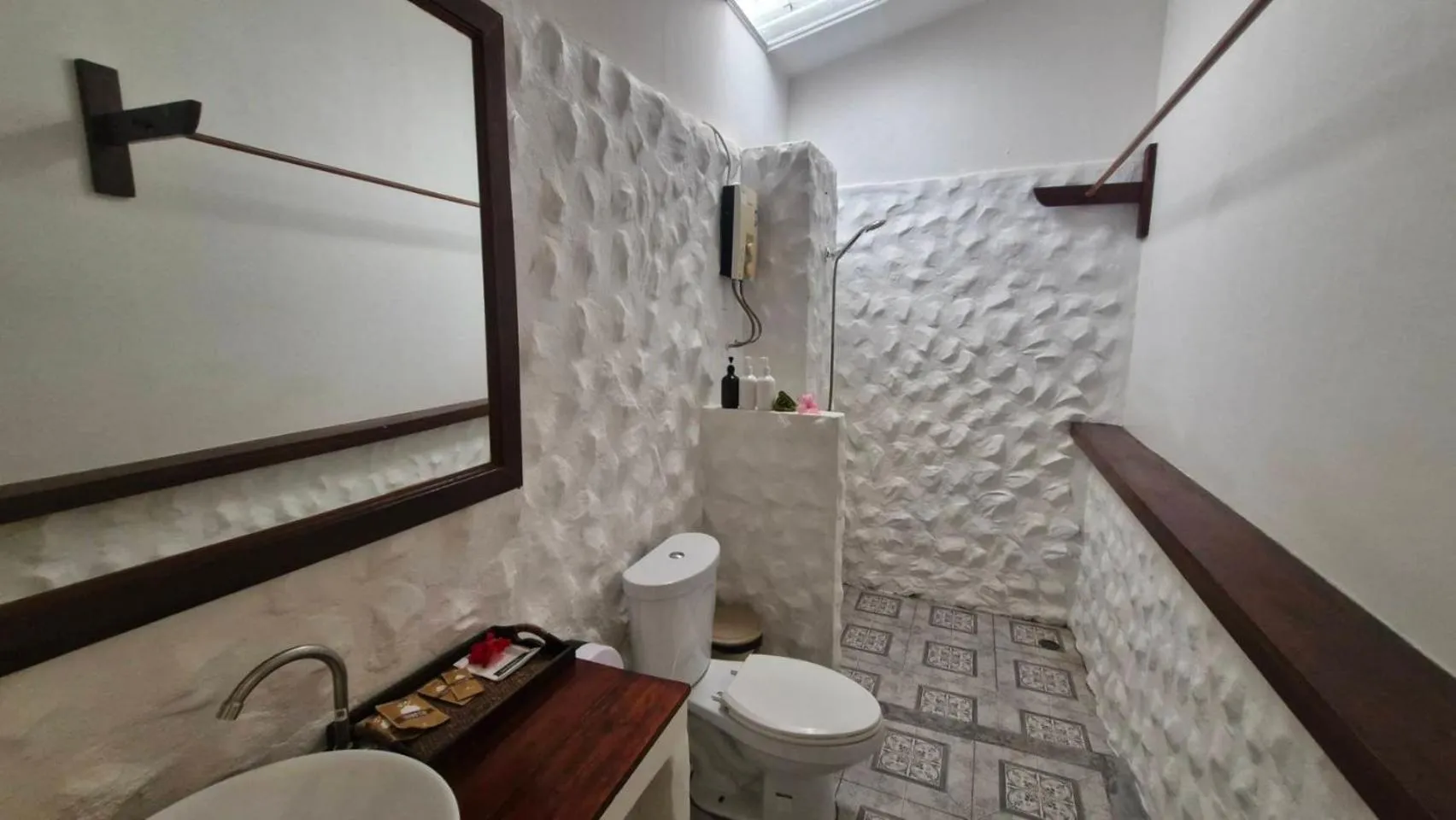 Toilet in Chunut House Resort