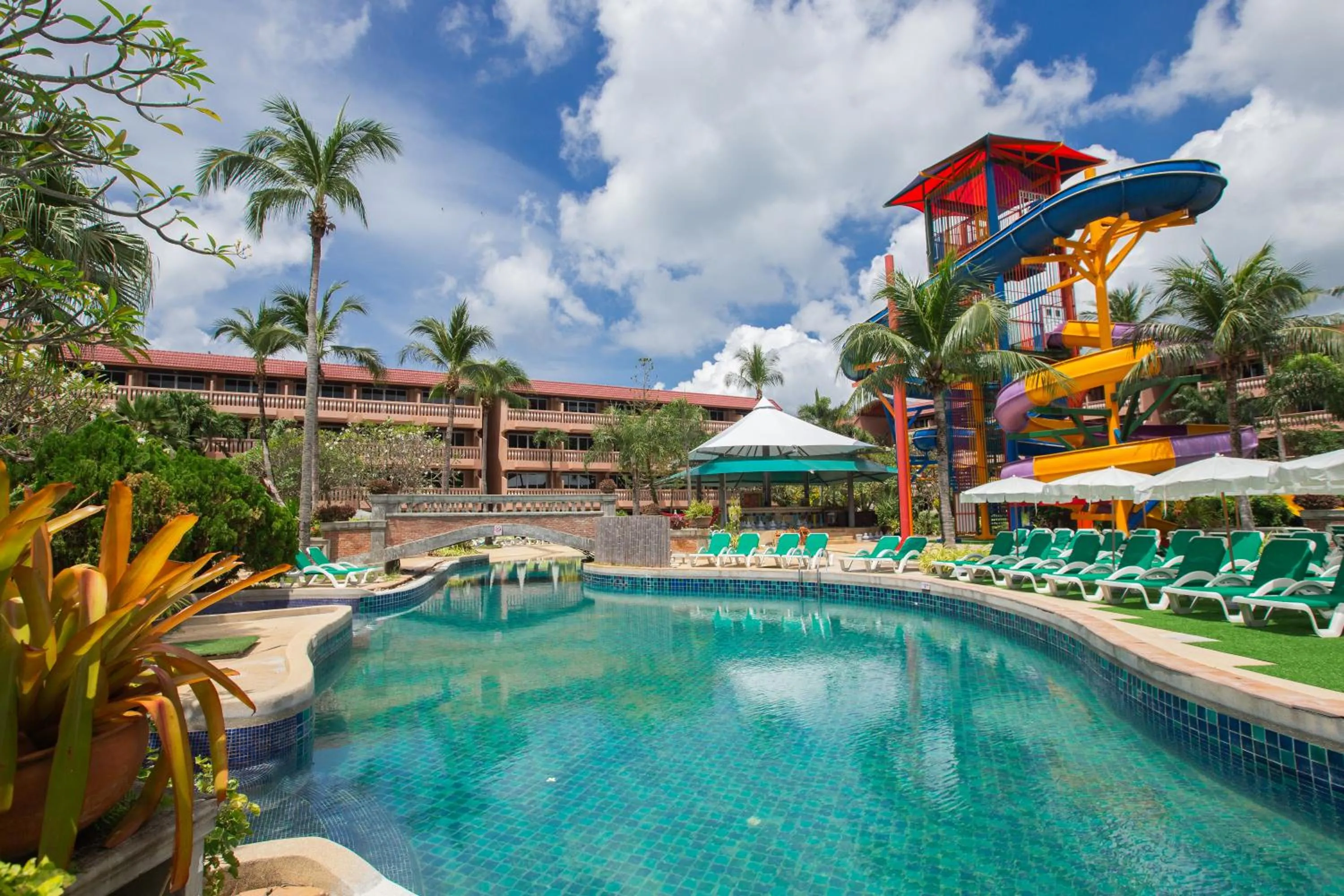 Swimming pool in Phuket Orchid Resort and Spa