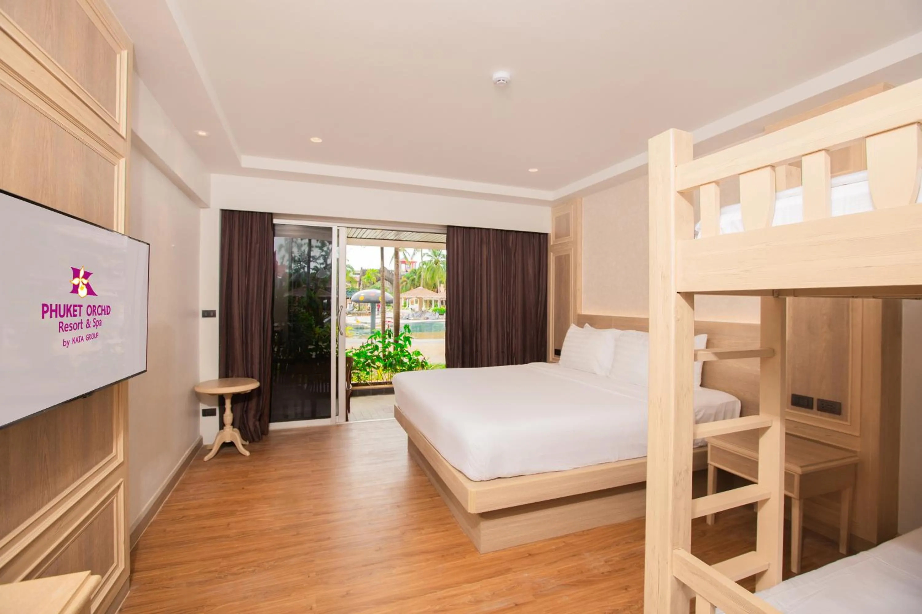 Bed in Phuket Orchid Resort and Spa