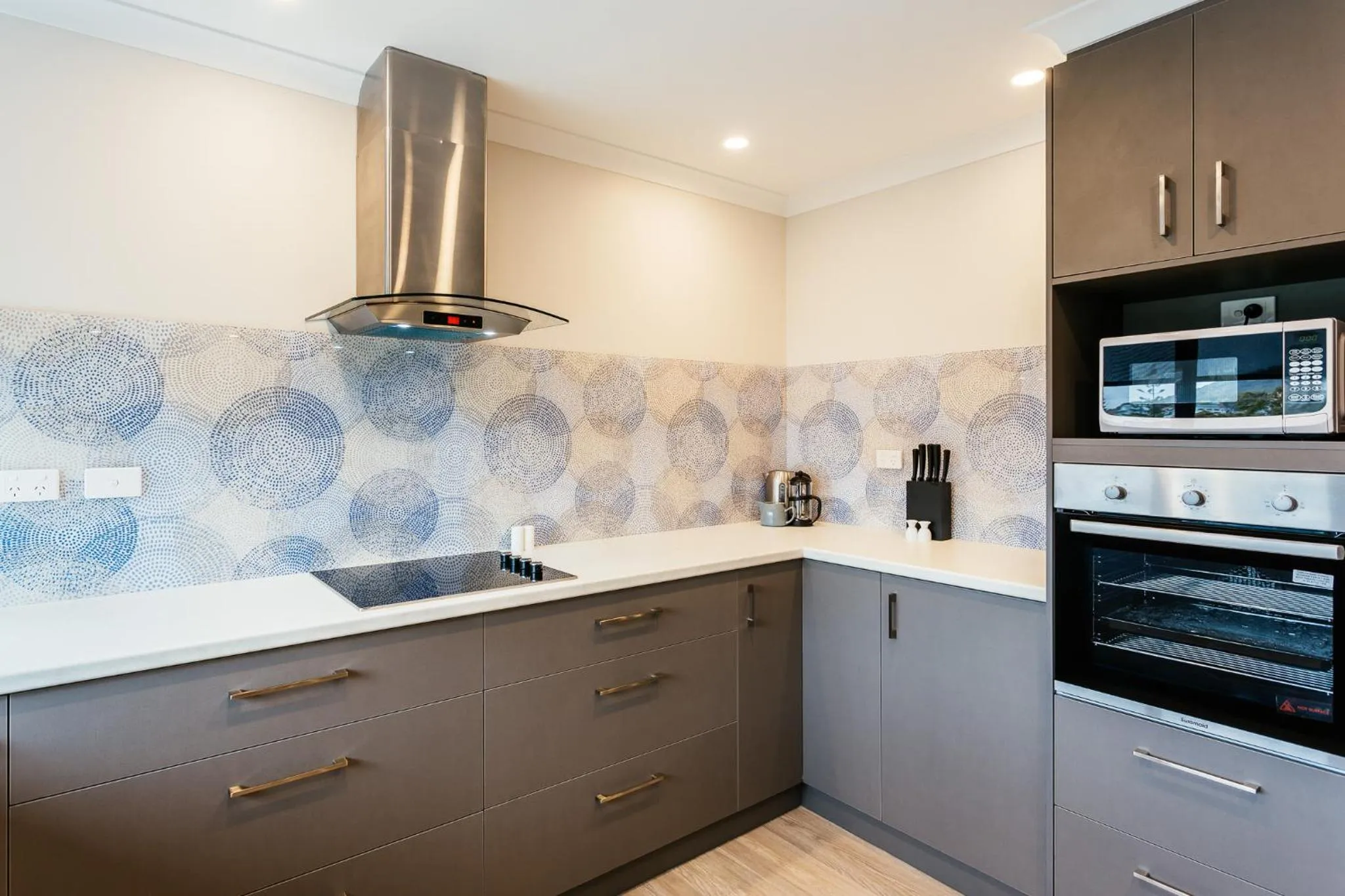 Kitchen or kitchenette in Dolphin Lodge Albany - Self Contained Apartments at Middleton Beach