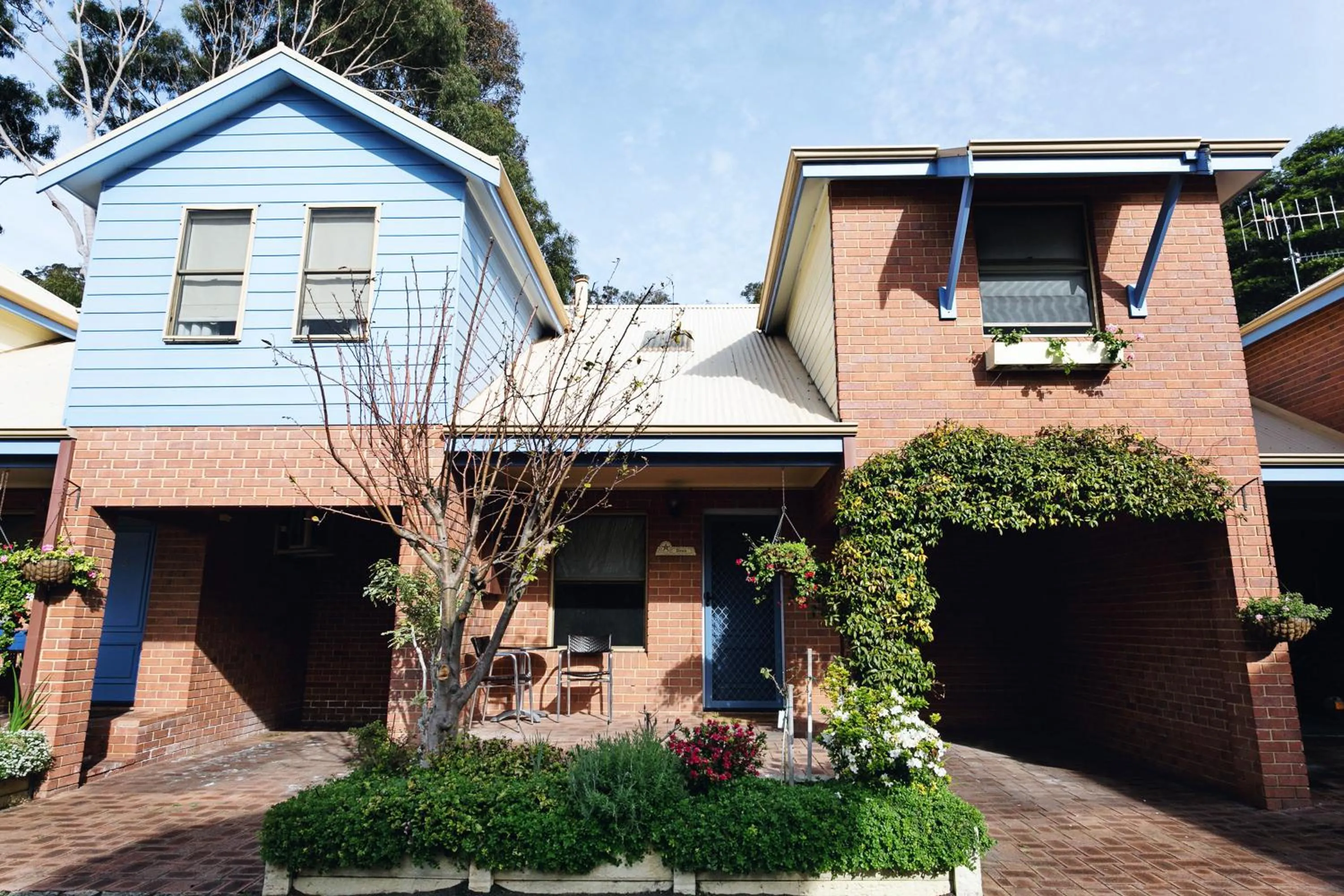 Property building in Dolphin Lodge Albany - Self Contained Apartments at Middleton Beach