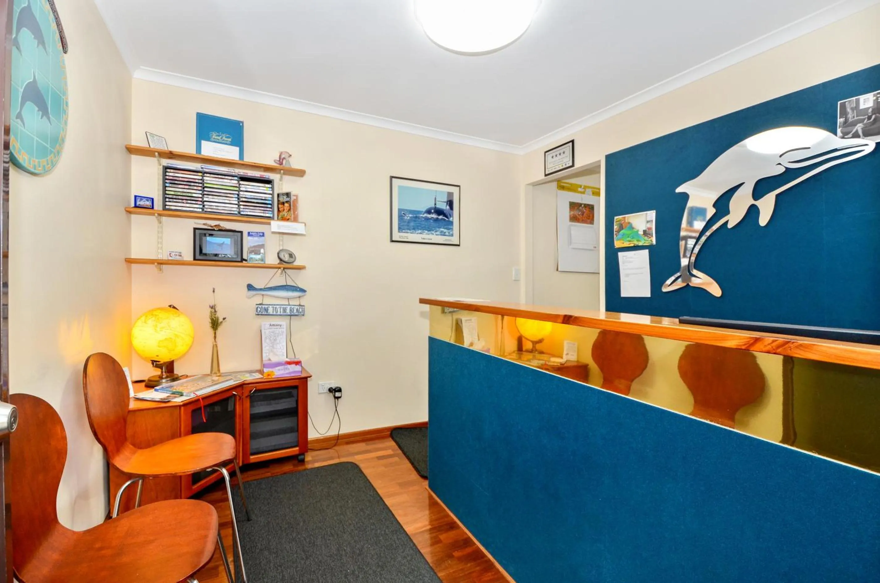 Lobby or reception in Dolphin Lodge Albany - Self Contained Apartments at Middleton Beach
