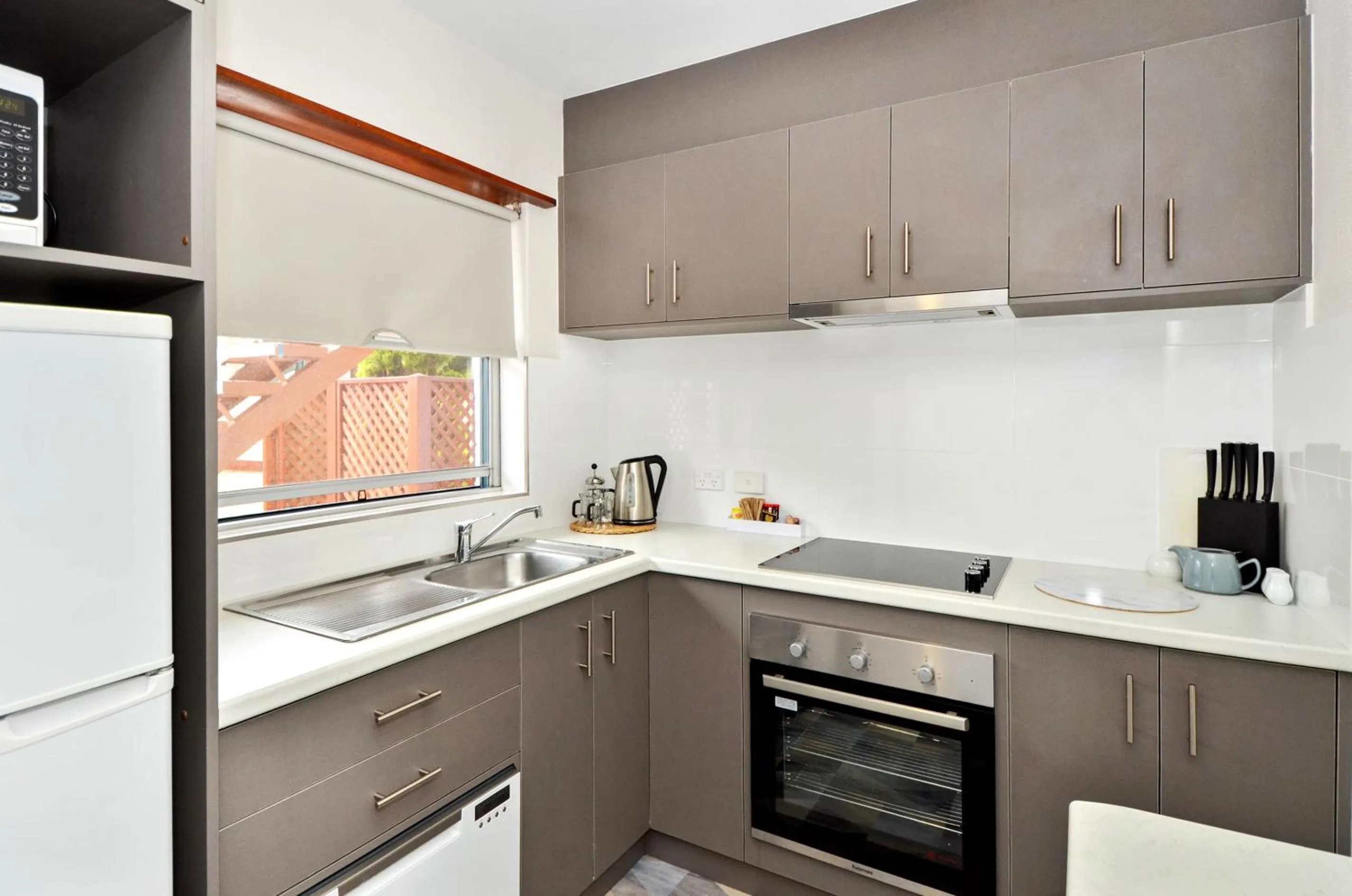 Coffee/tea facilities in Dolphin Lodge Albany - Self Contained Apartments at Middleton Beach