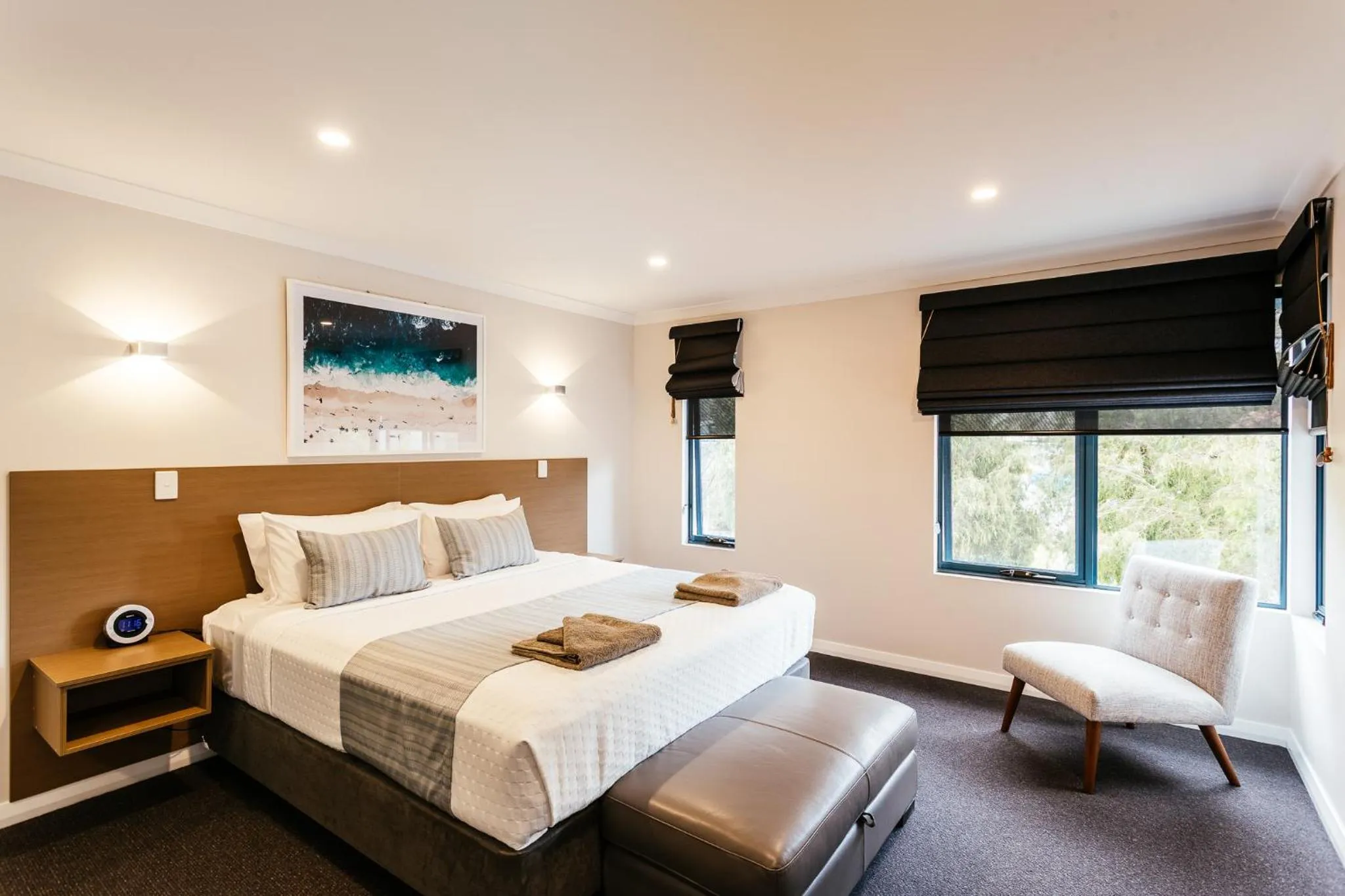 Bedroom, Bed in Dolphin Lodge Albany - Self Contained Apartments at Middleton Beach