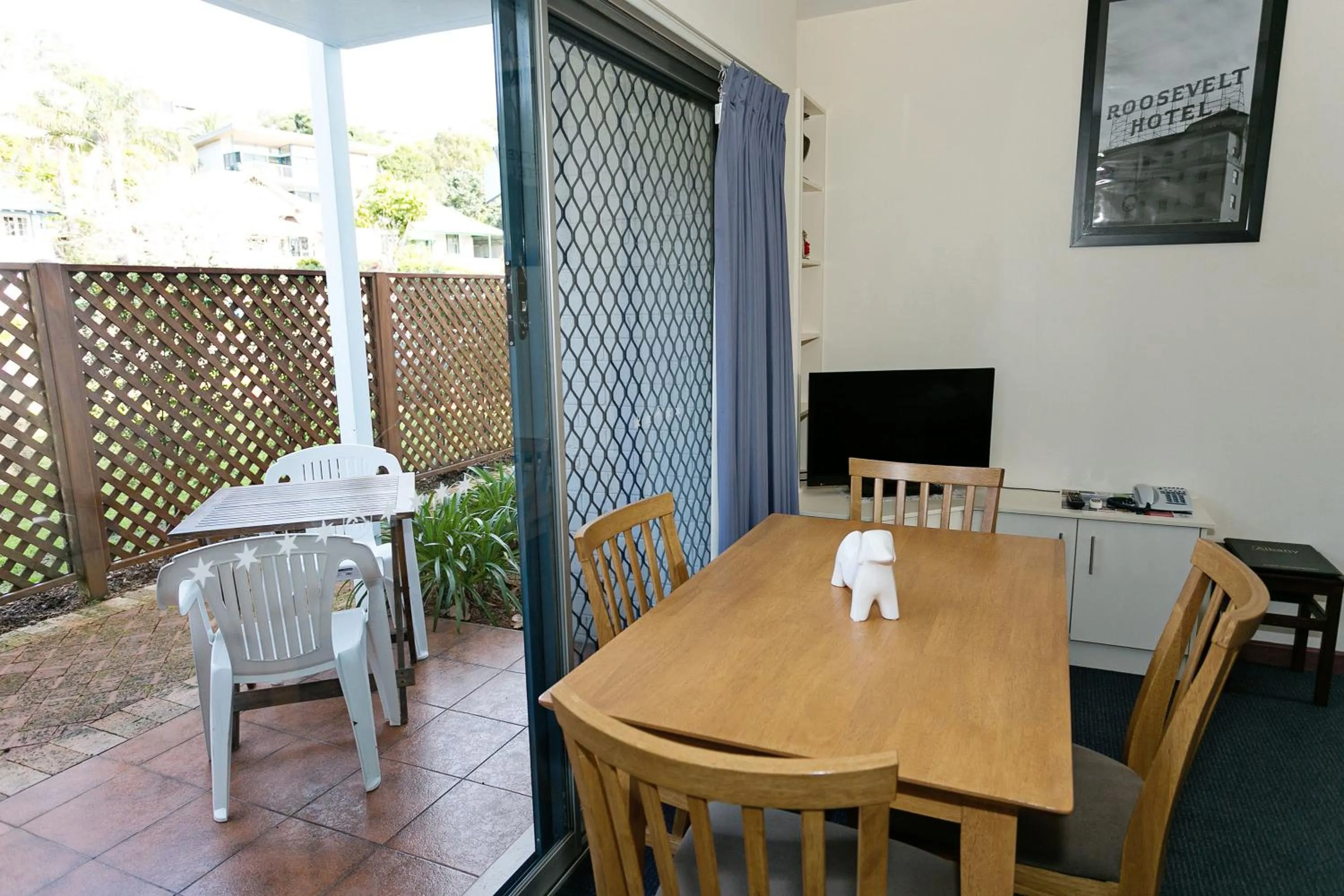 Patio in Dolphin Lodge Albany - Self Contained Apartments at Middleton Beach