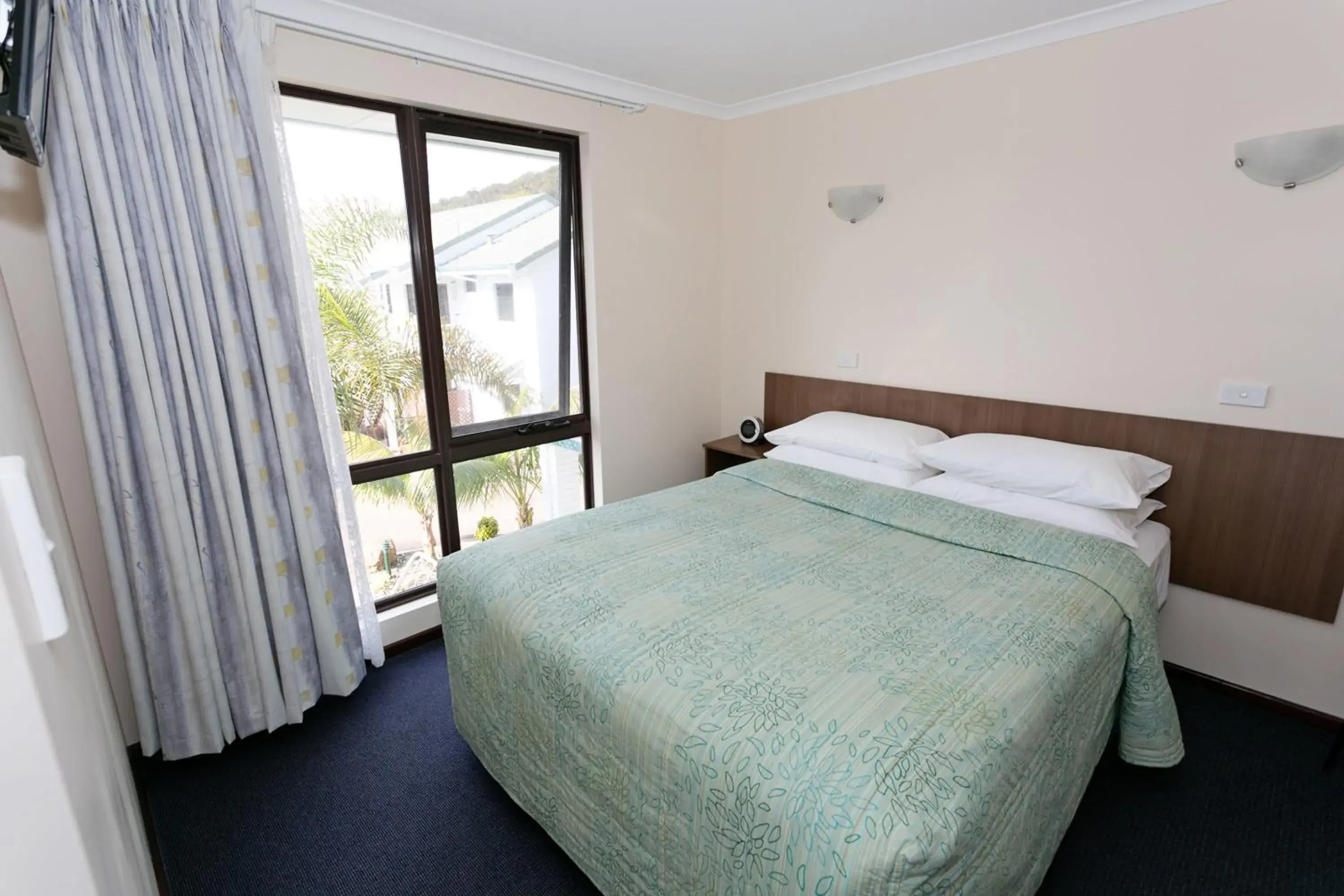 Executive One-Bedroom Apartment in Dolphin Lodge Albany - Self Contained Apartments at Middleton Beach Executive One-Bedroom Apartment in Dolphin Lodge Albany - Self Contained Apartments at Middleton Beach