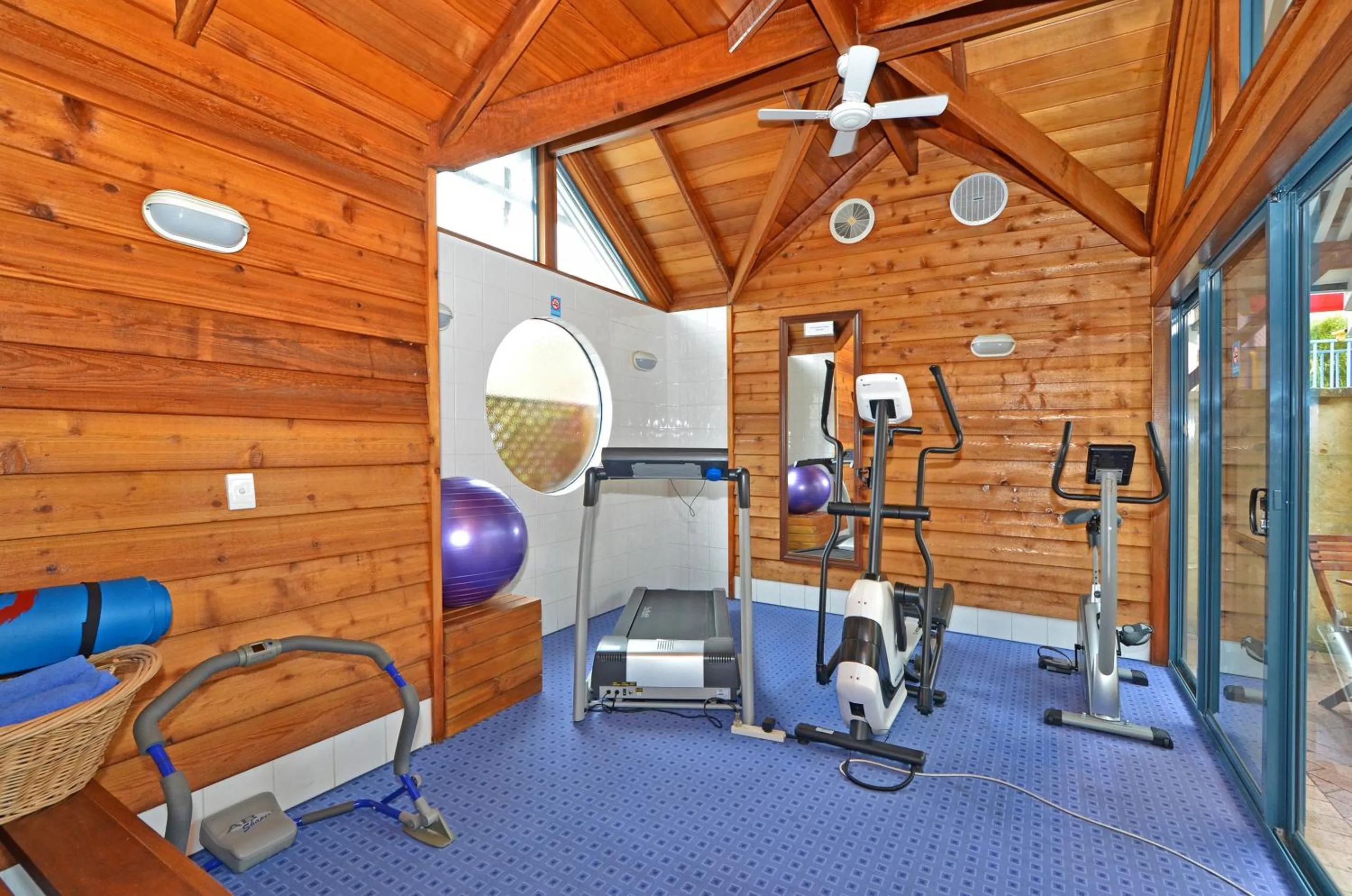 Fitness centre/facilities in Dolphin Lodge Albany - Self Contained Apartments at Middleton Beach