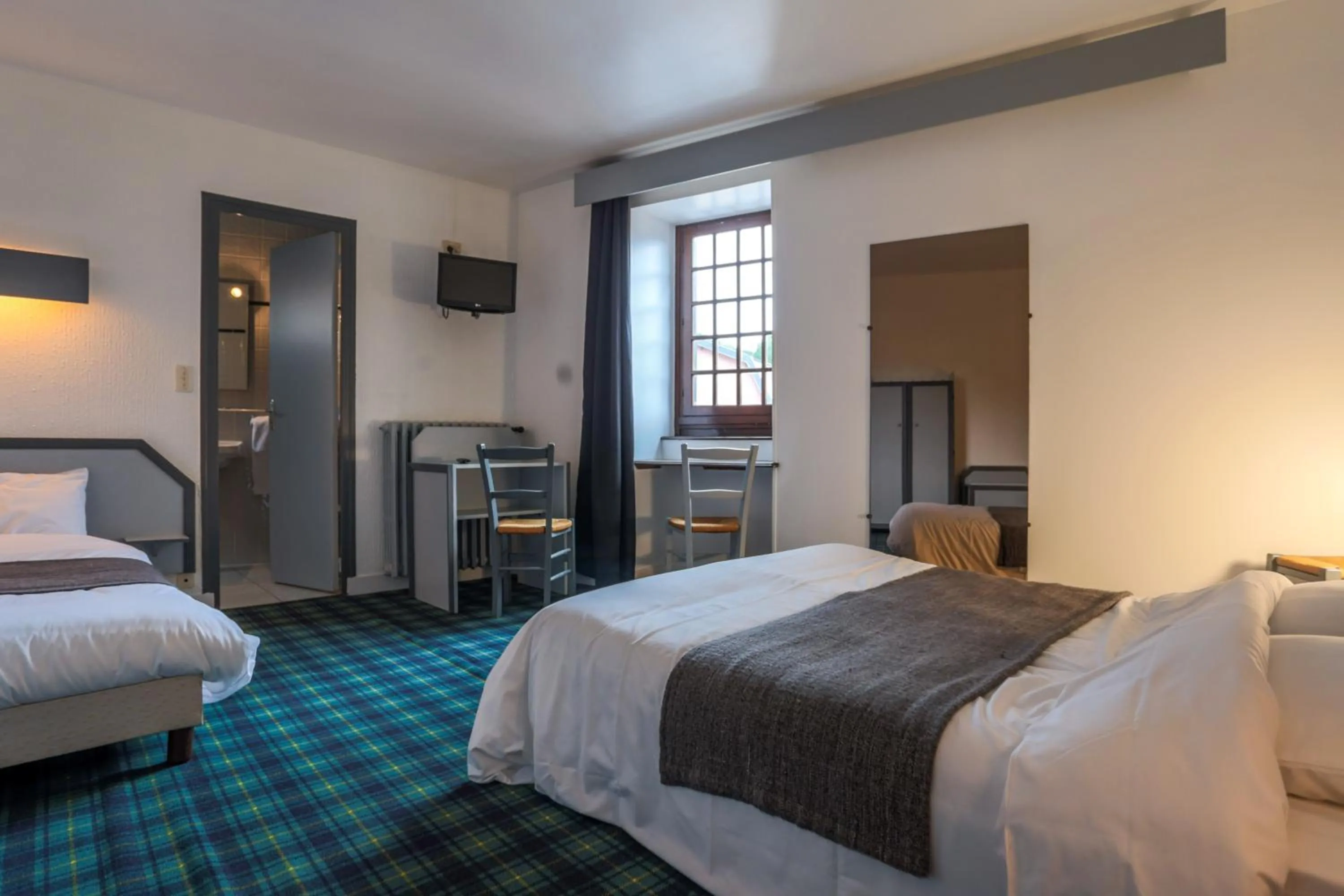 Bedroom, Bed in Hotel du Commerce