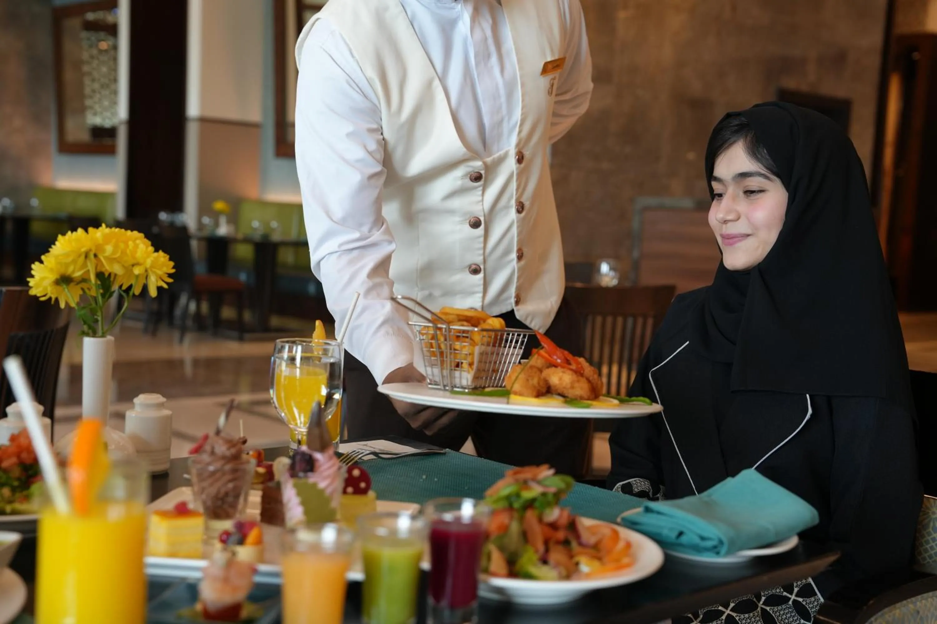 Restaurant/places to eat in Makkah Clock Royal Tower, A Fairmont Hotel