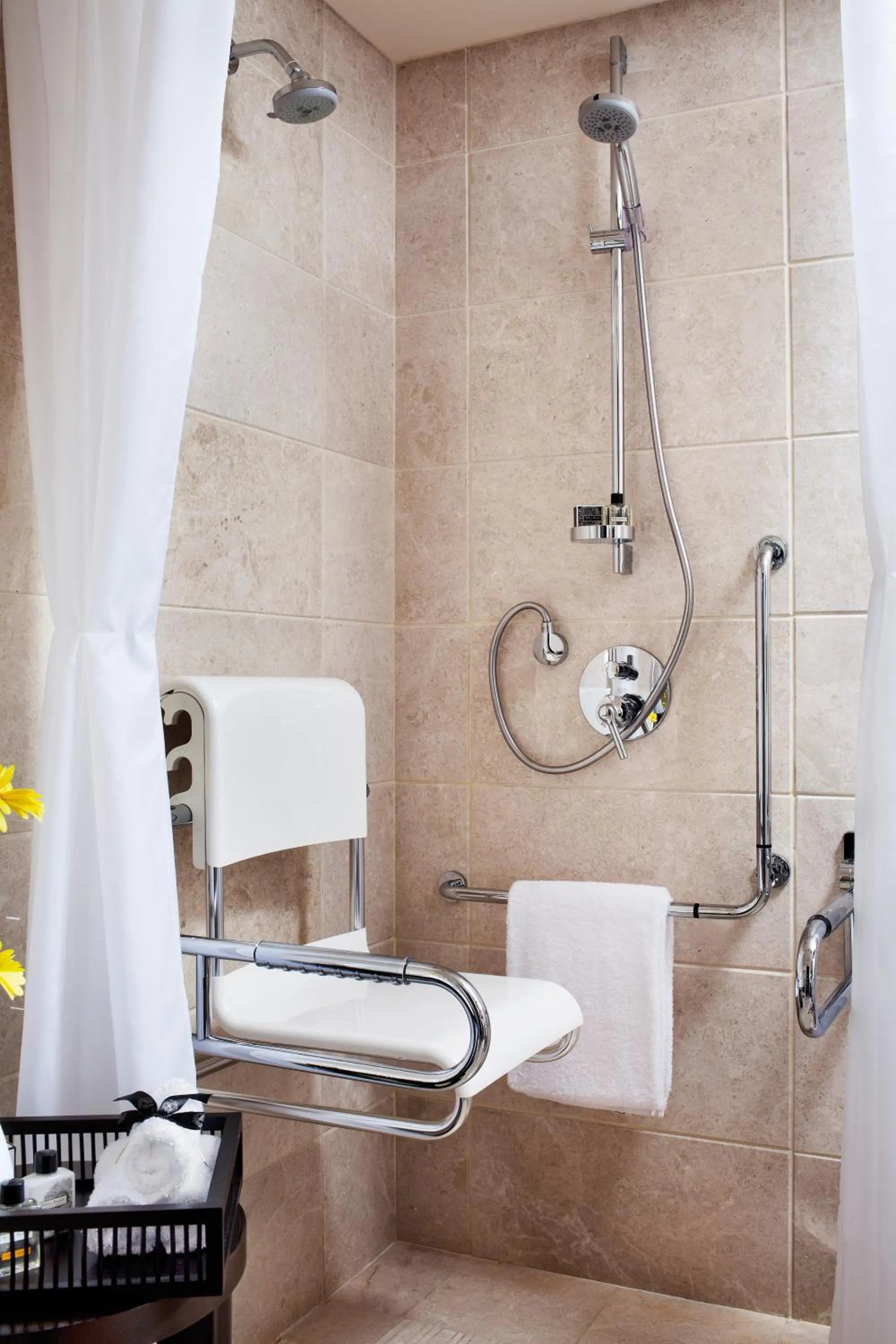 Bathroom in Makkah Clock Royal Tower, A Fairmont Hotel