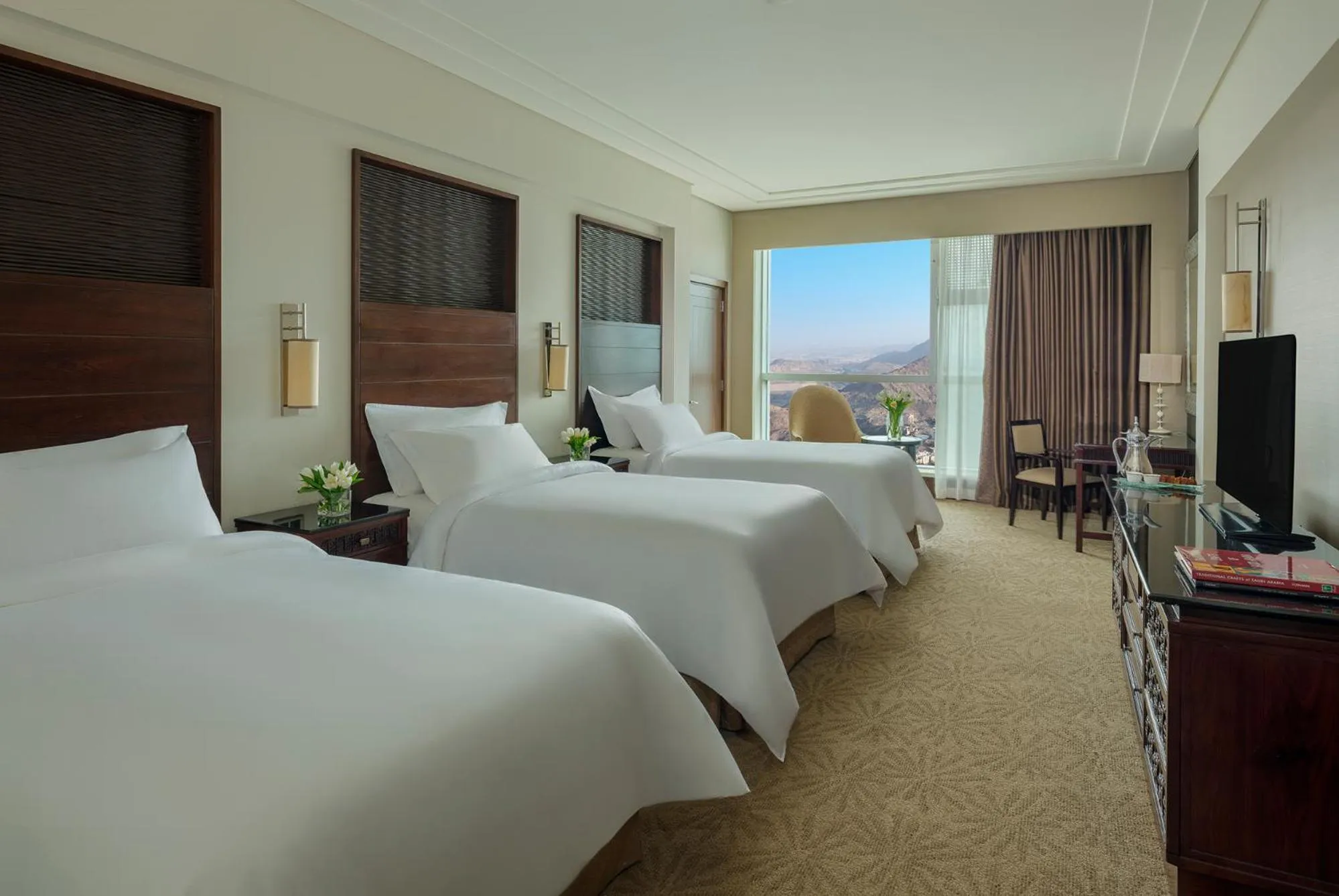 Bedroom, Bed in Makkah Clock Royal Tower, A Fairmont Hotel