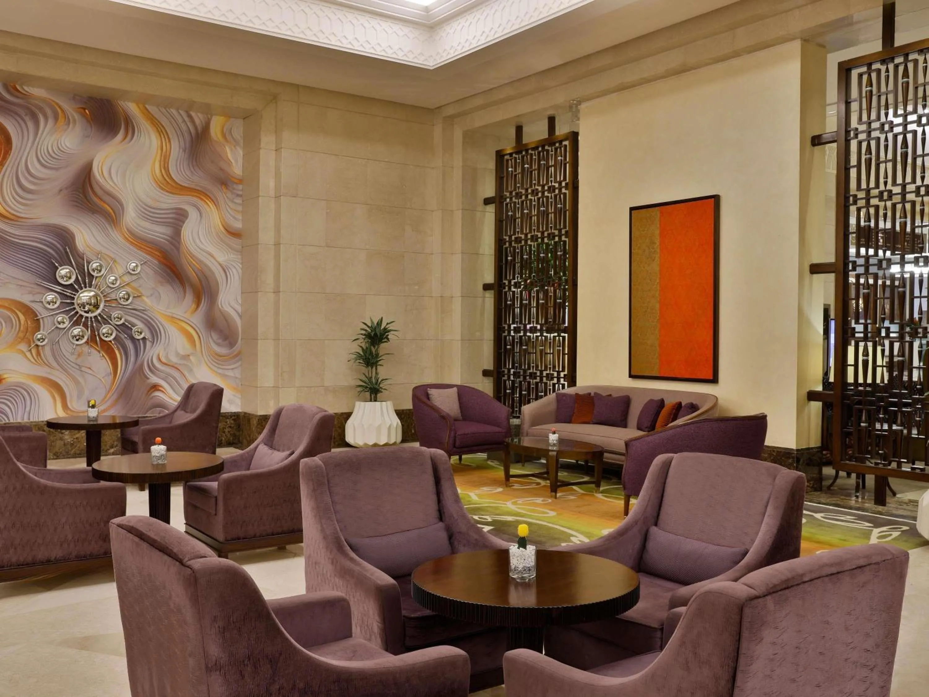 Lounge or bar in Makkah Clock Royal Tower, A Fairmont Hotel