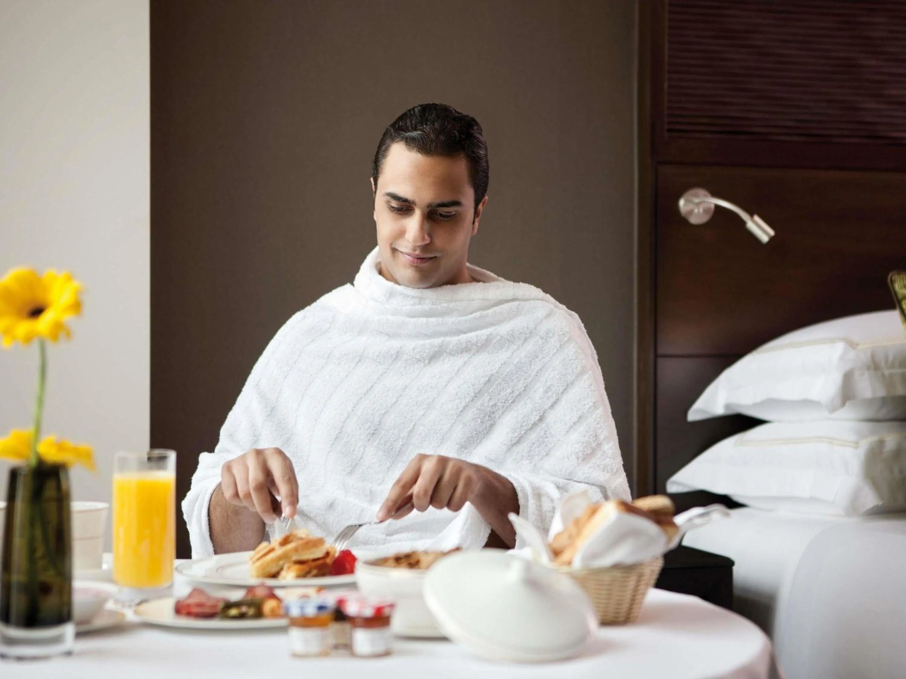 Restaurant/places to eat in Makkah Clock Royal Tower, A Fairmont Hotel