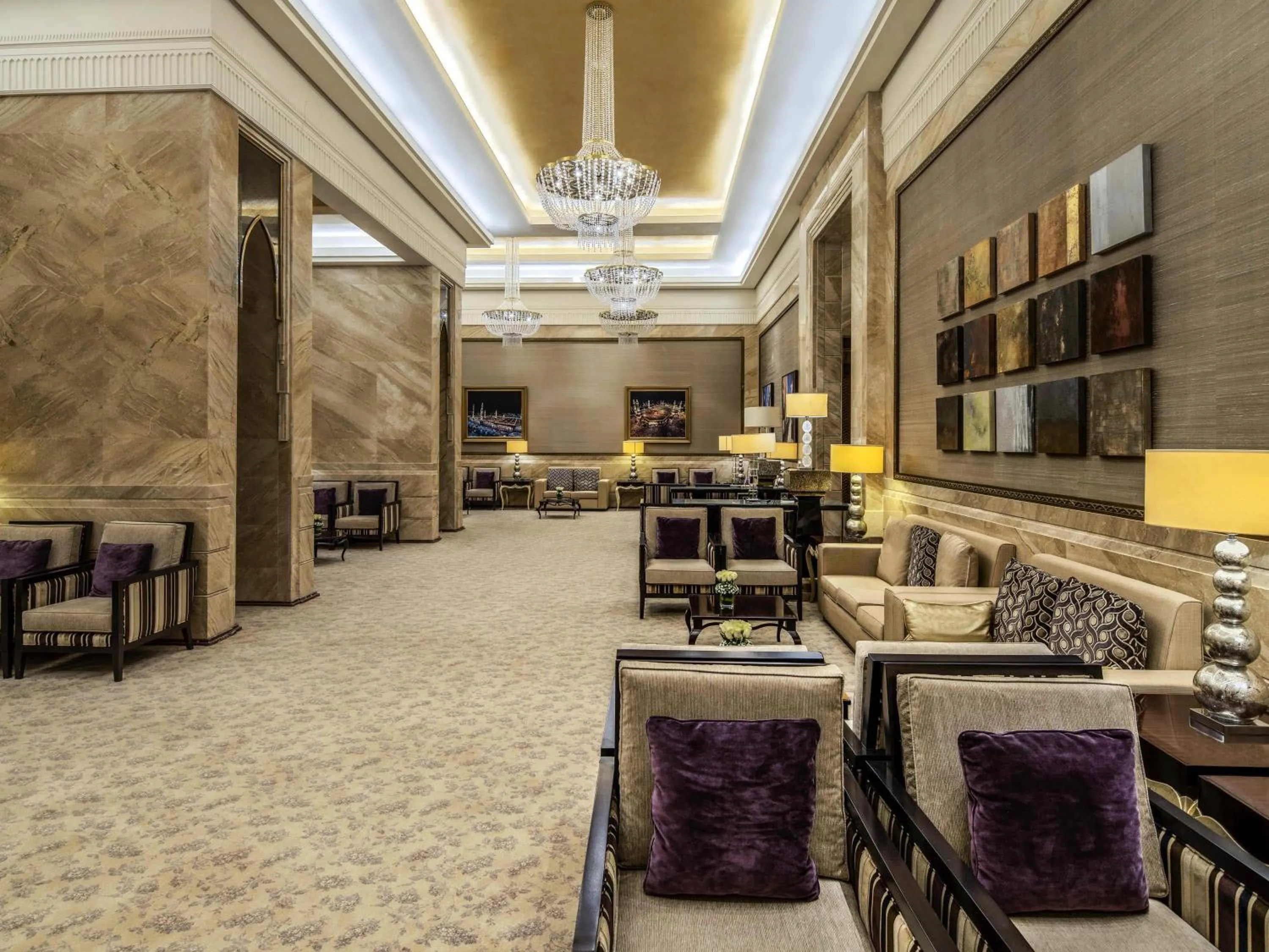 Lounge or bar in Makkah Clock Royal Tower, A Fairmont Hotel
