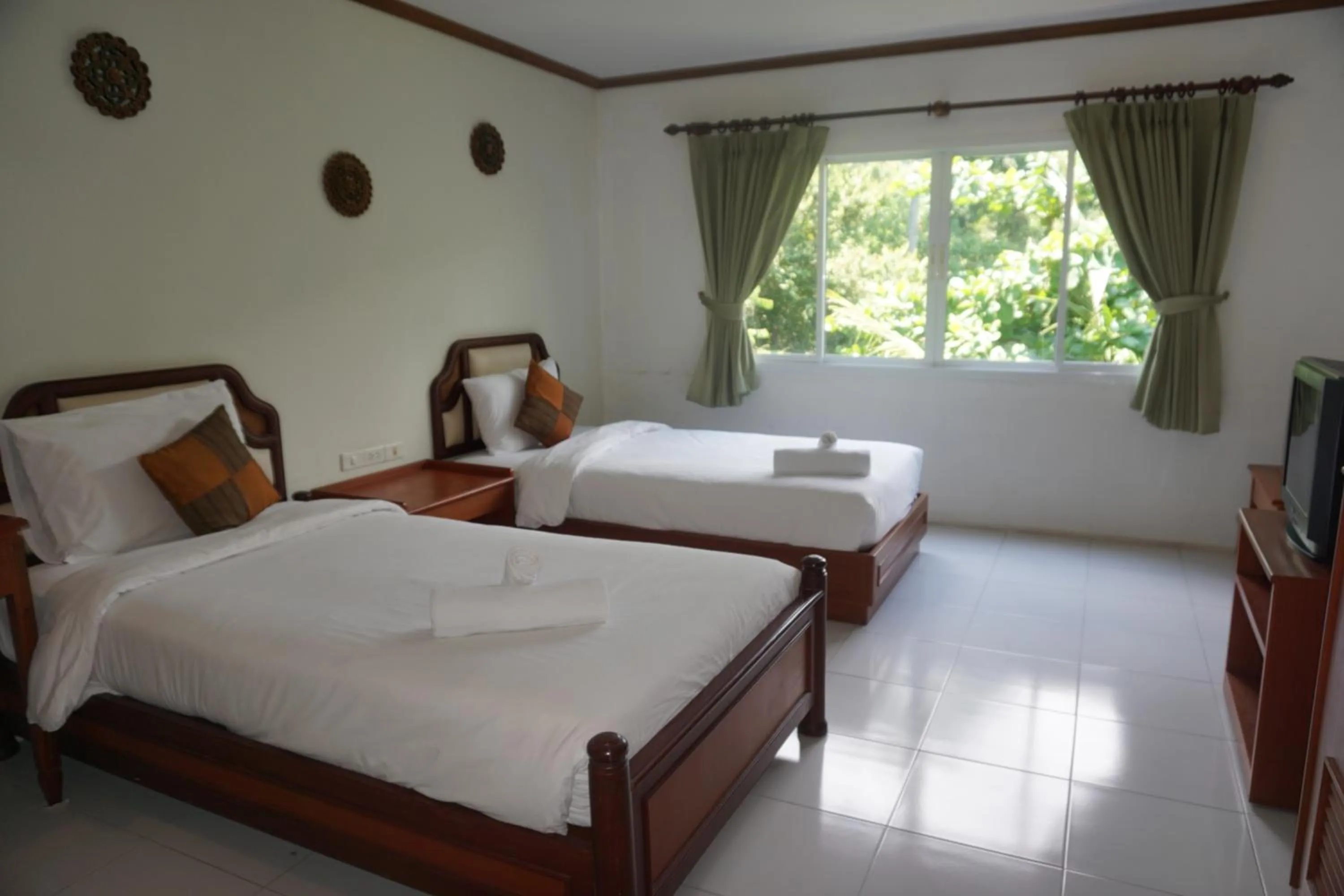 Bed in Chaweng Tara Hotel