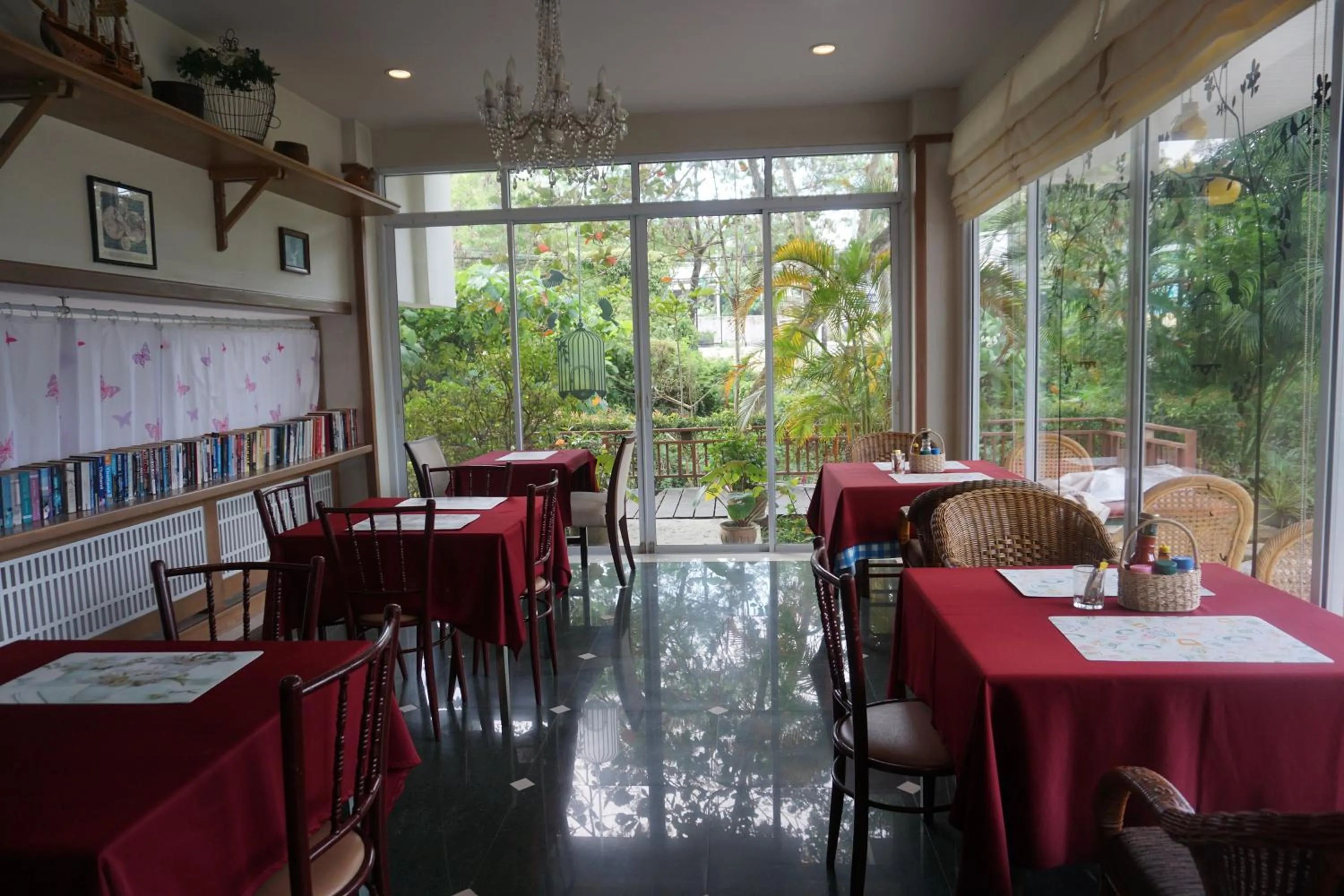 Restaurant/places to eat in Chaweng Tara Hotel