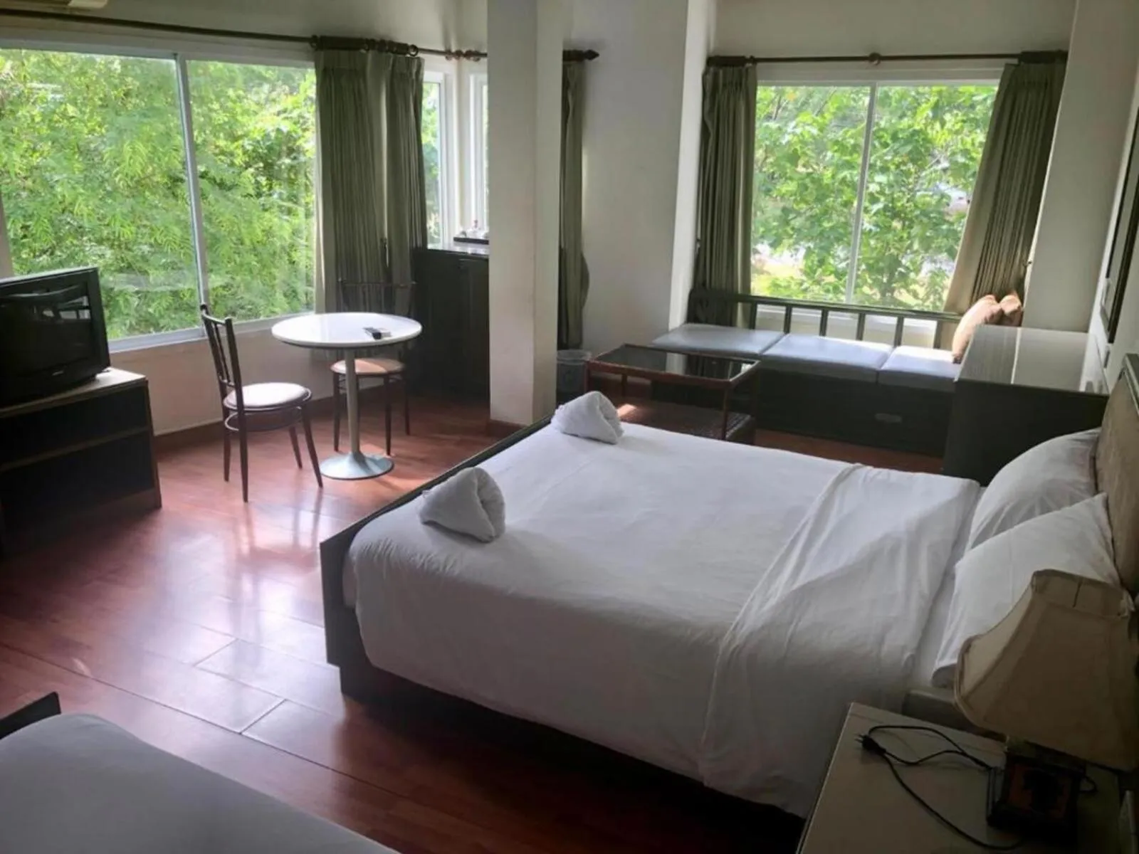 Bed in Chaweng Tara Hotel