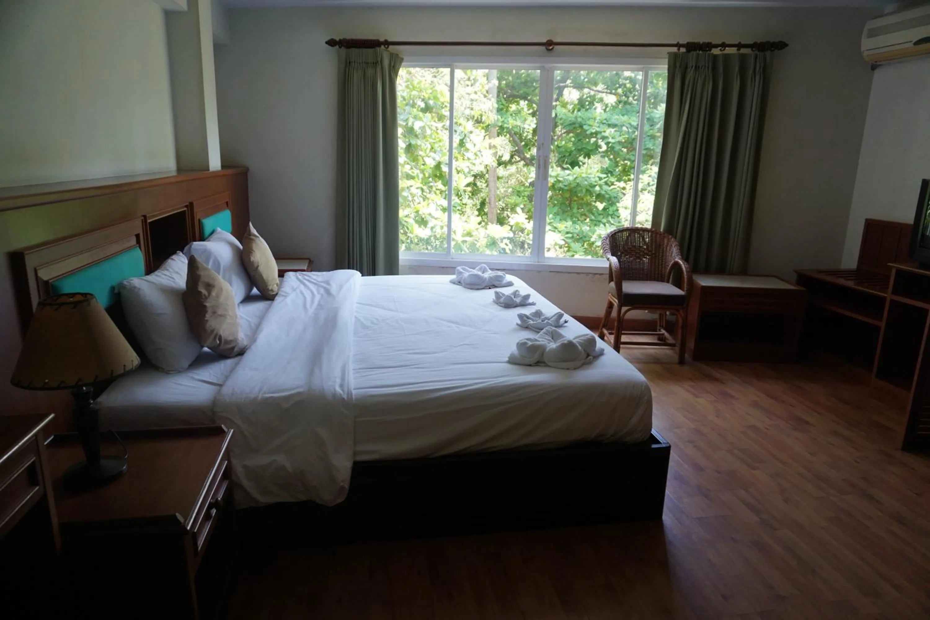 Bed in Chaweng Tara Hotel