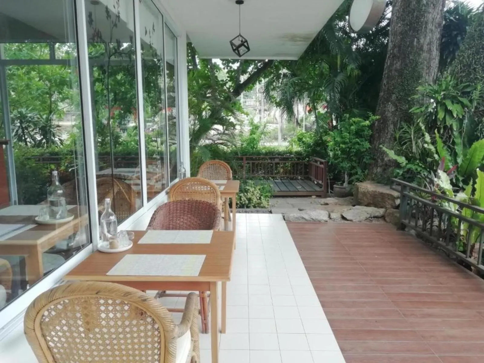 Spring in Chaweng Tara Hotel