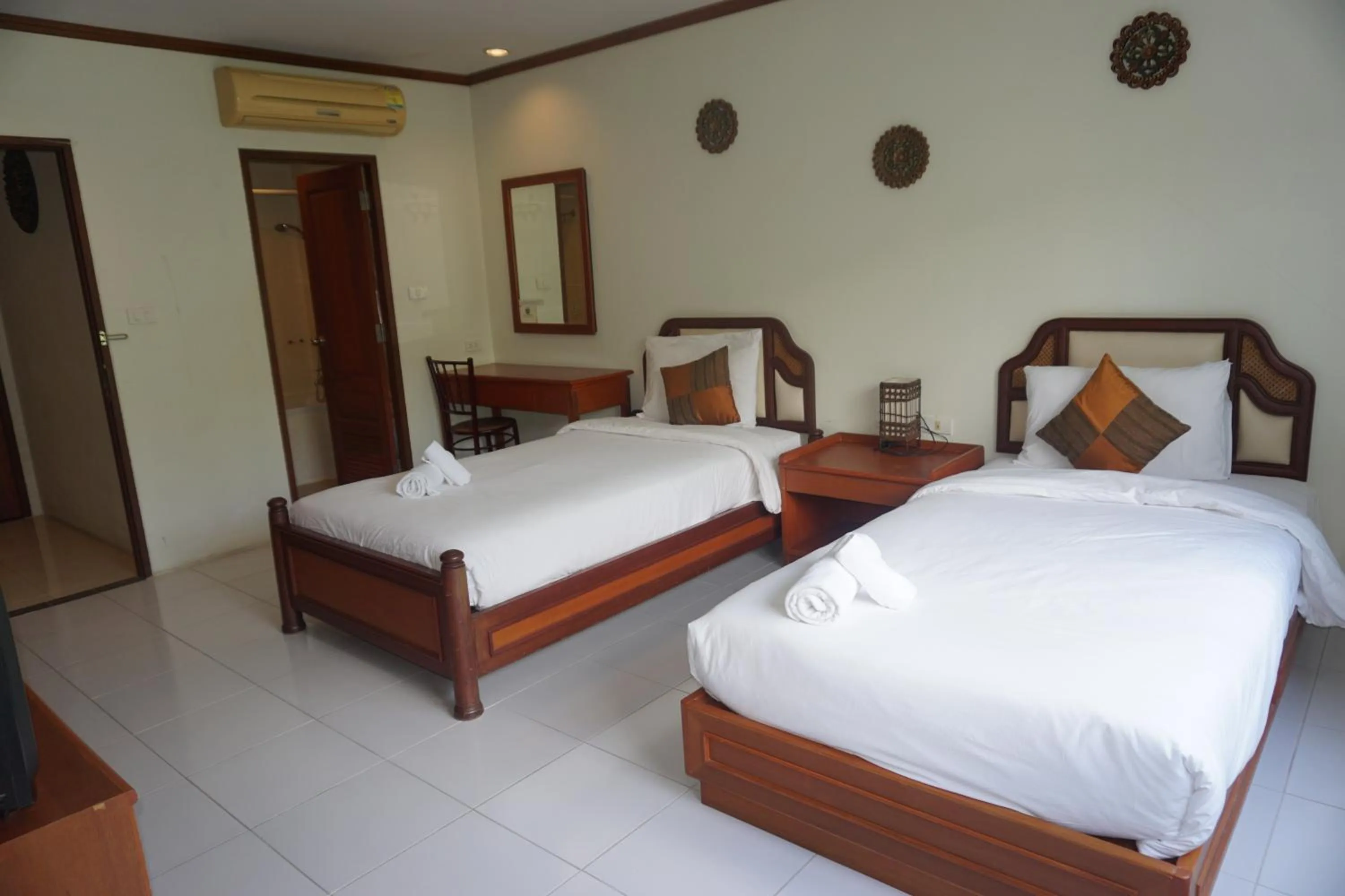 Bed in Chaweng Tara Hotel