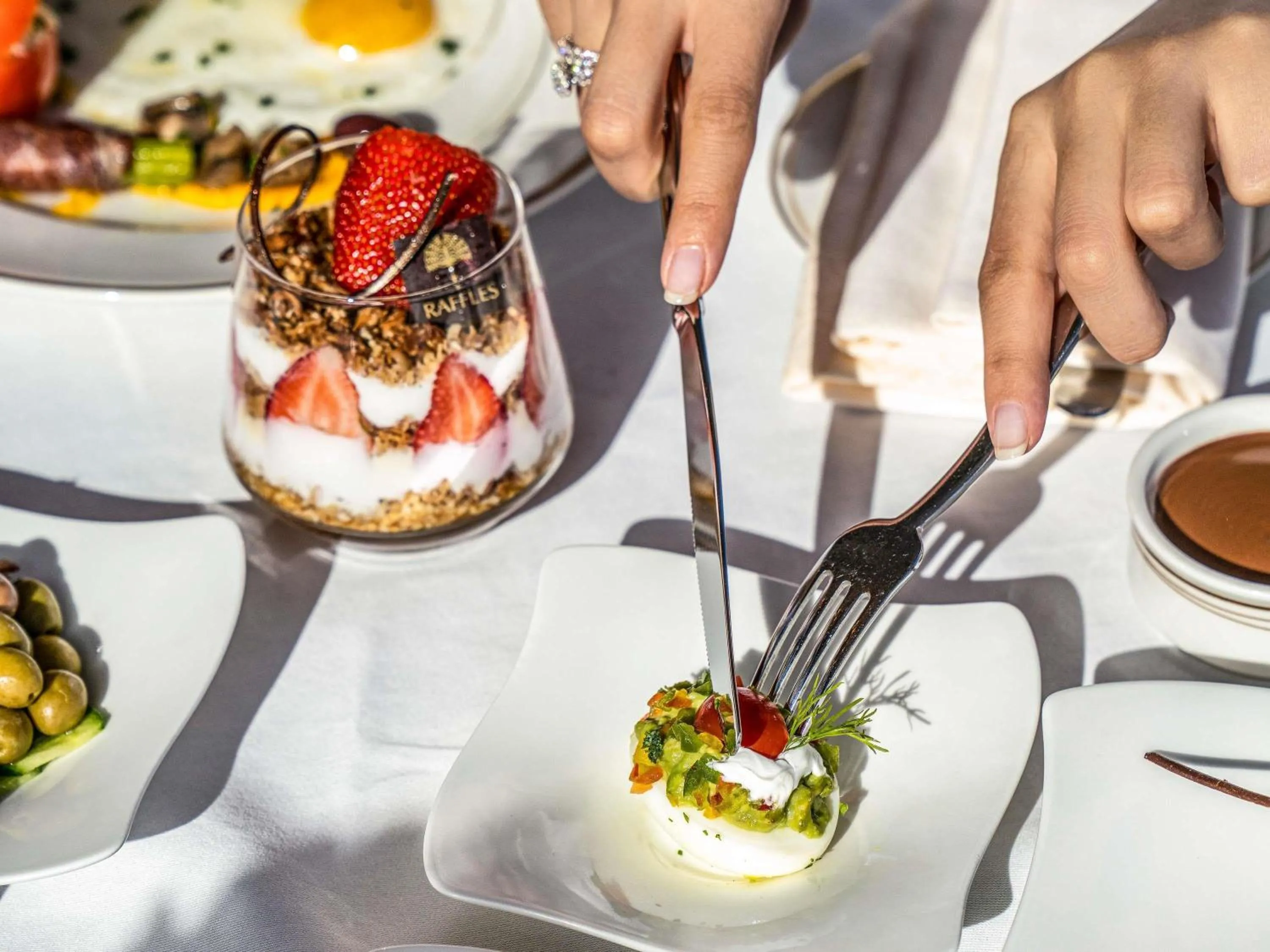 Restaurant/places to eat in Raffles Makkah Palace