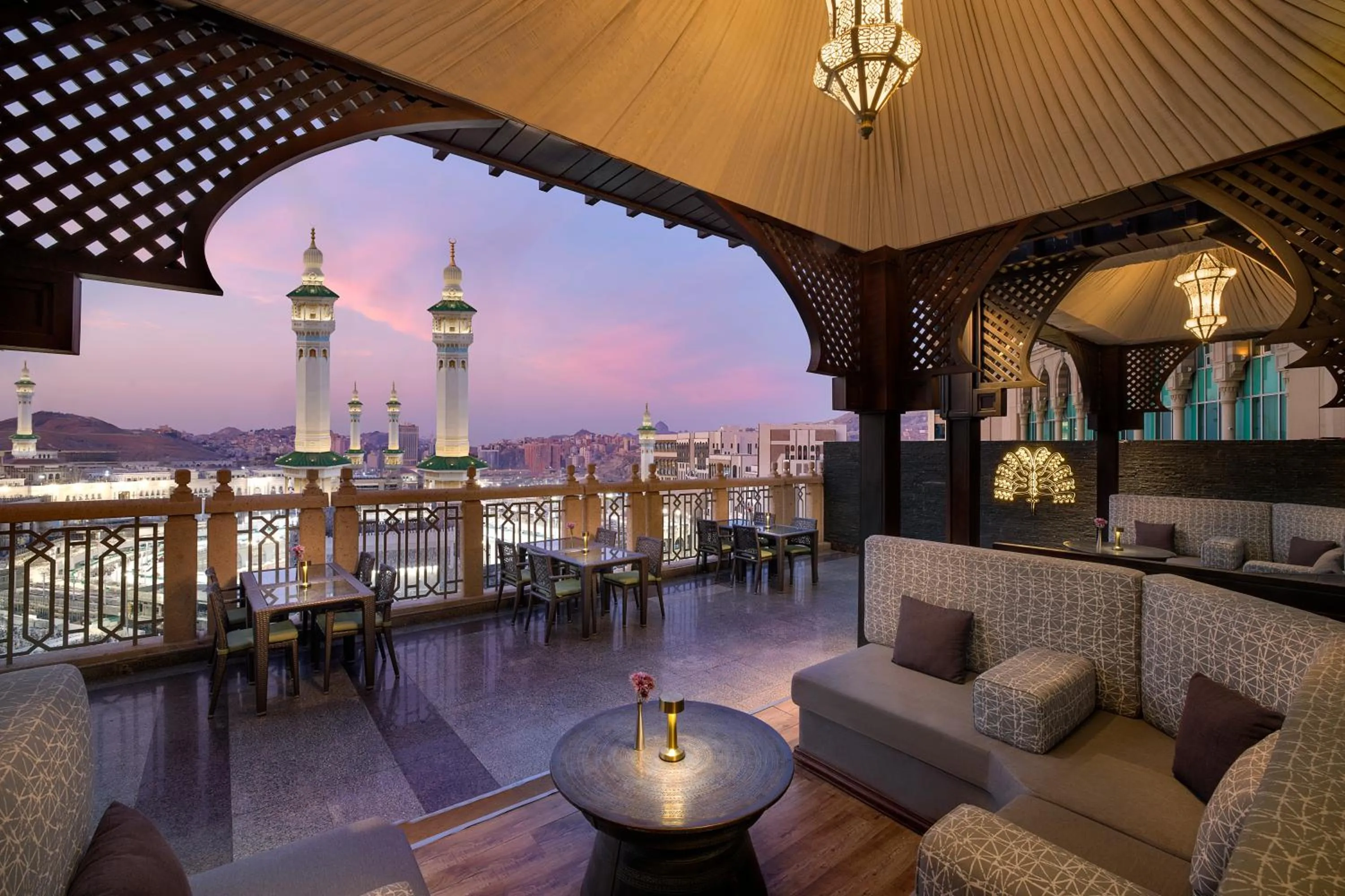 Restaurant/places to eat in Raffles Makkah Palace