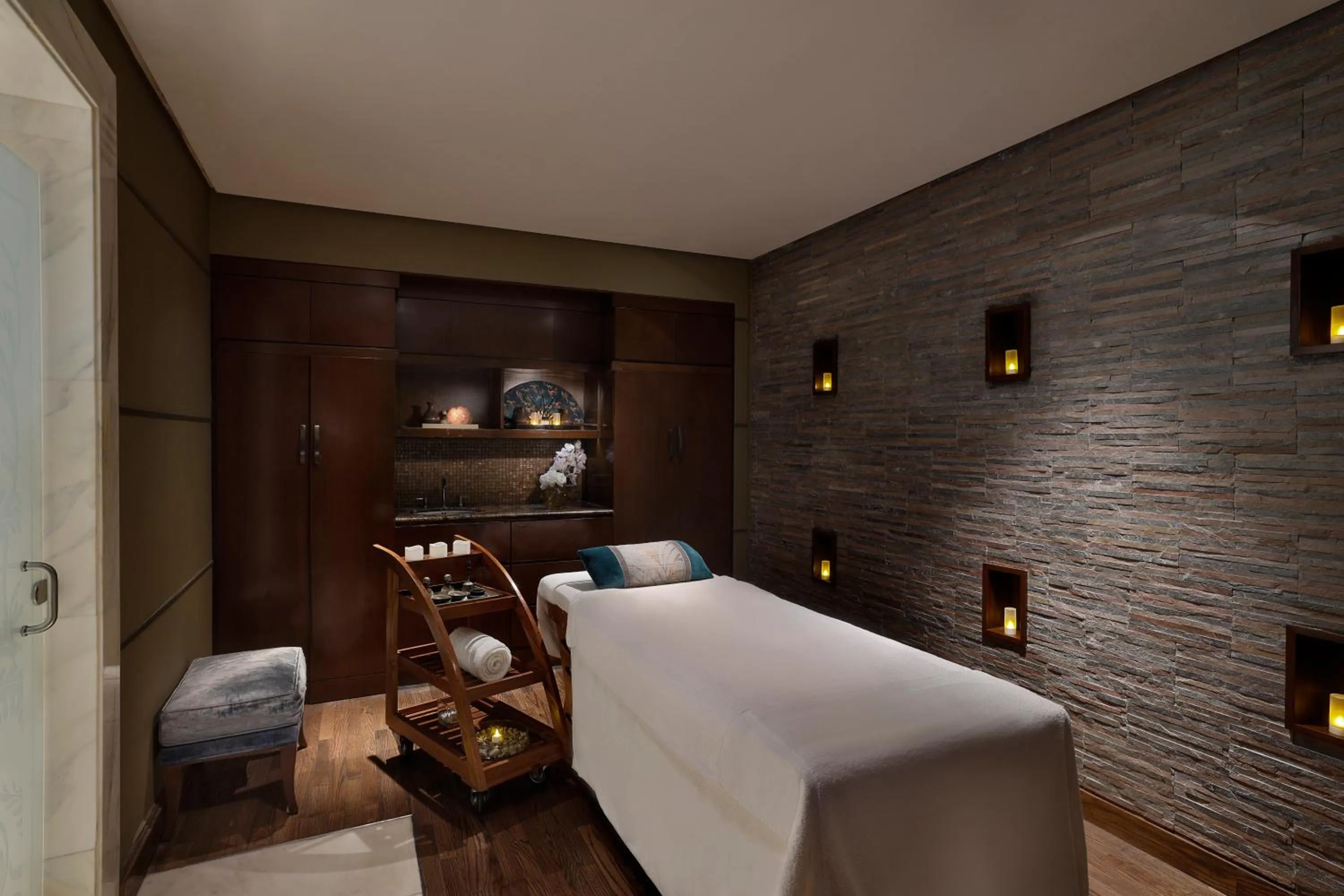 Massage, Bed in Raffles Makkah Palace