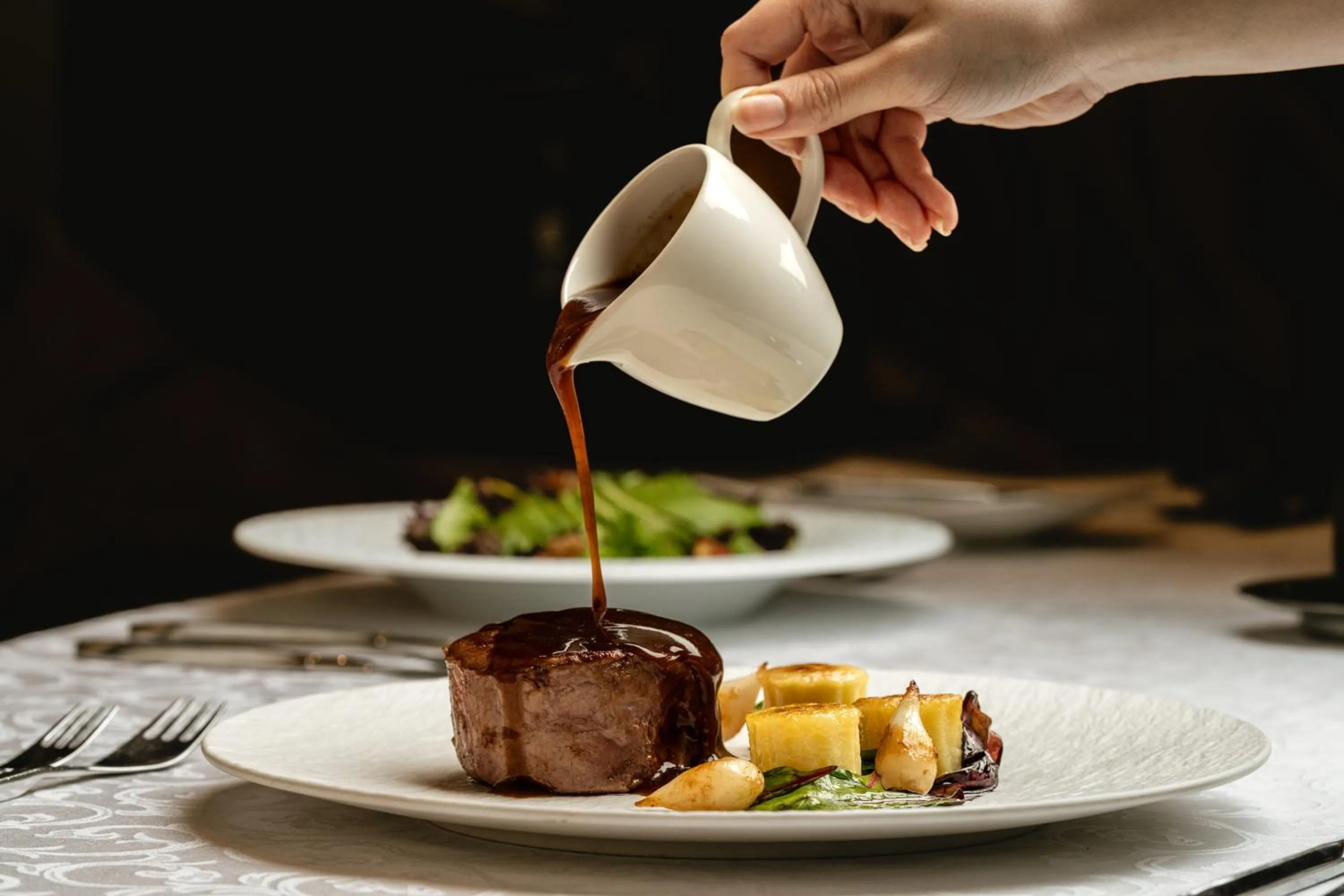 Restaurant/places to eat in Raffles Makkah Palace