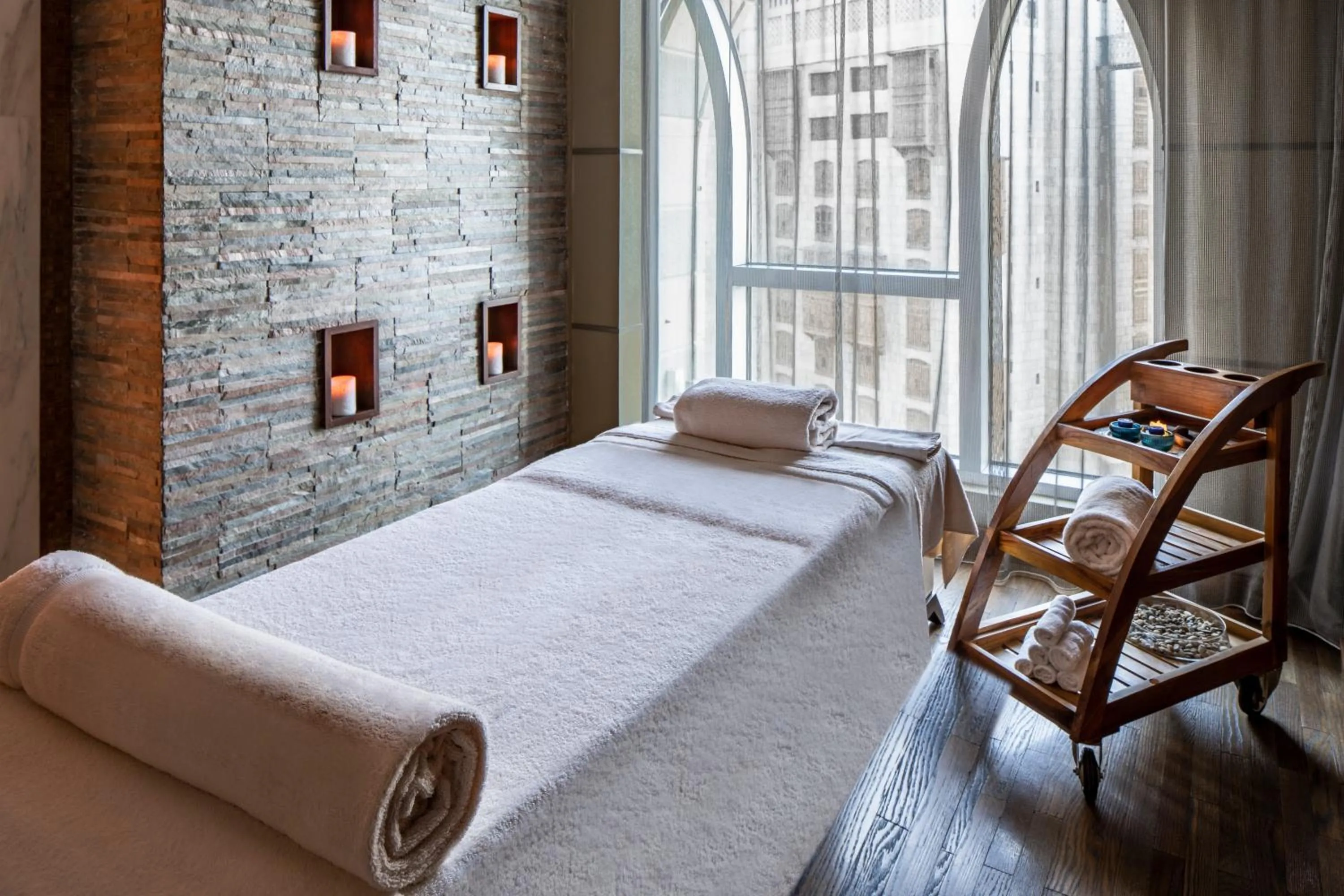 Spa and wellness centre/facilities, Bed in Raffles Makkah Palace