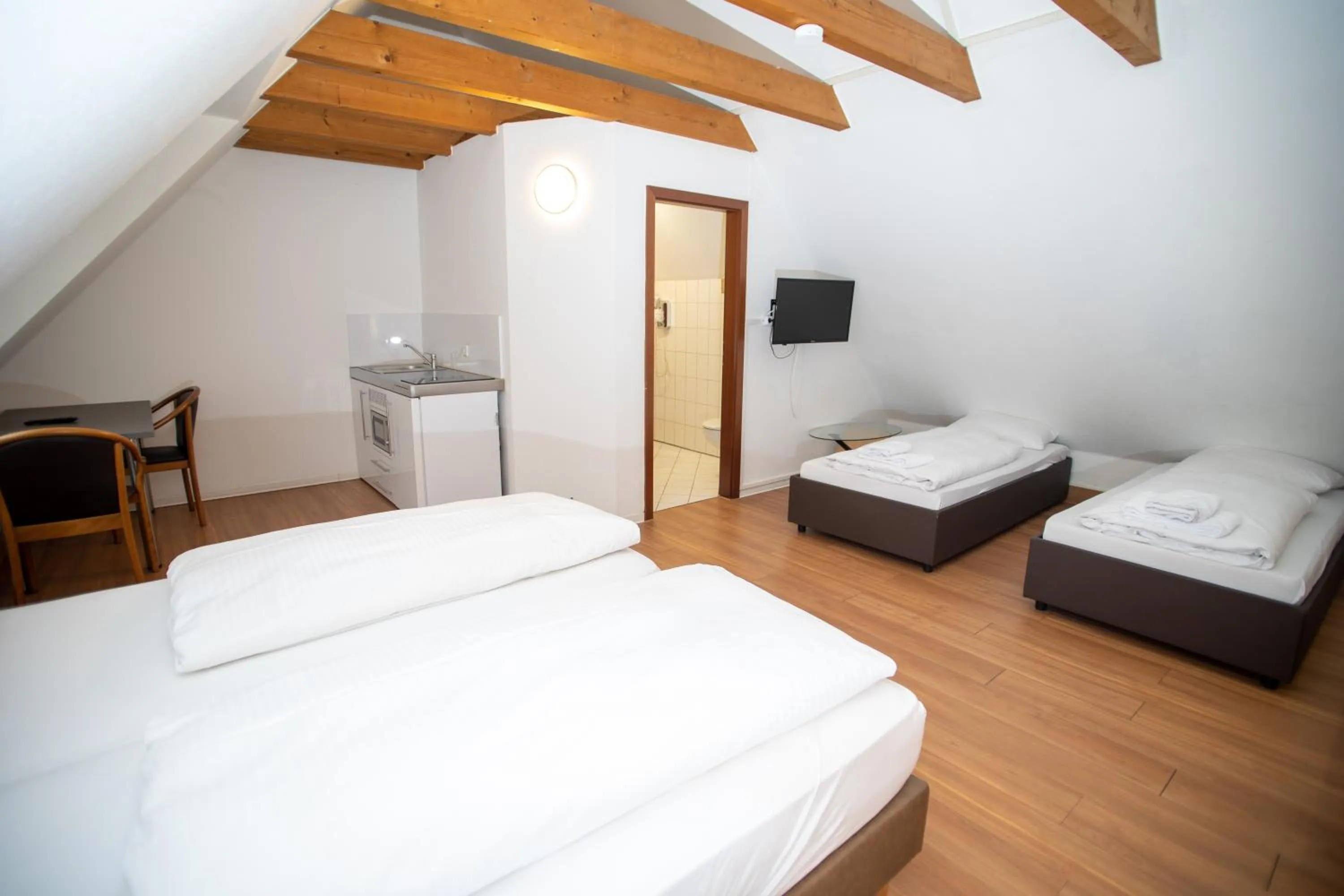 TV and multimedia, Bed in Hotel am Schillerplatz