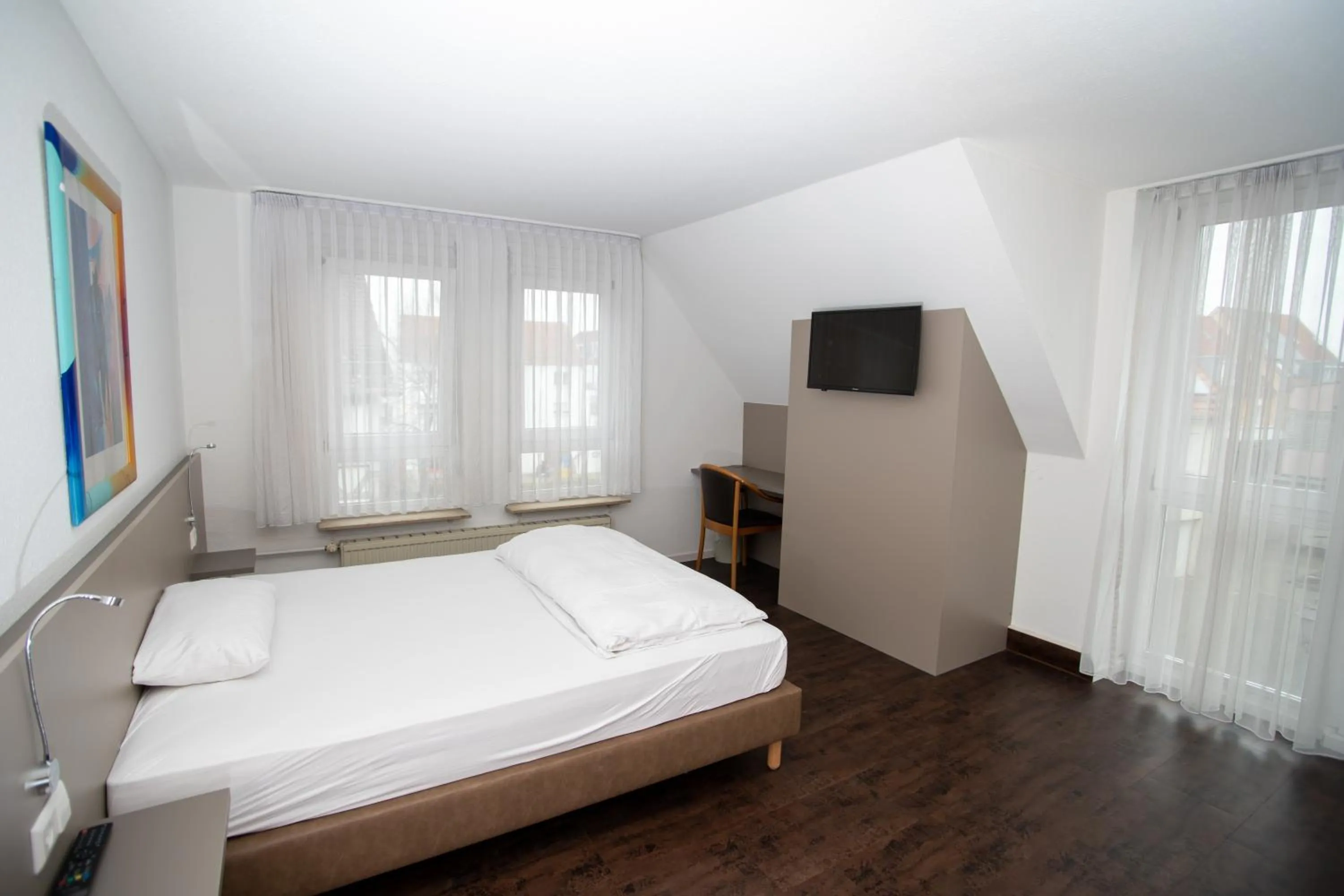 Toilet, Bed in Hotel am Schillerplatz