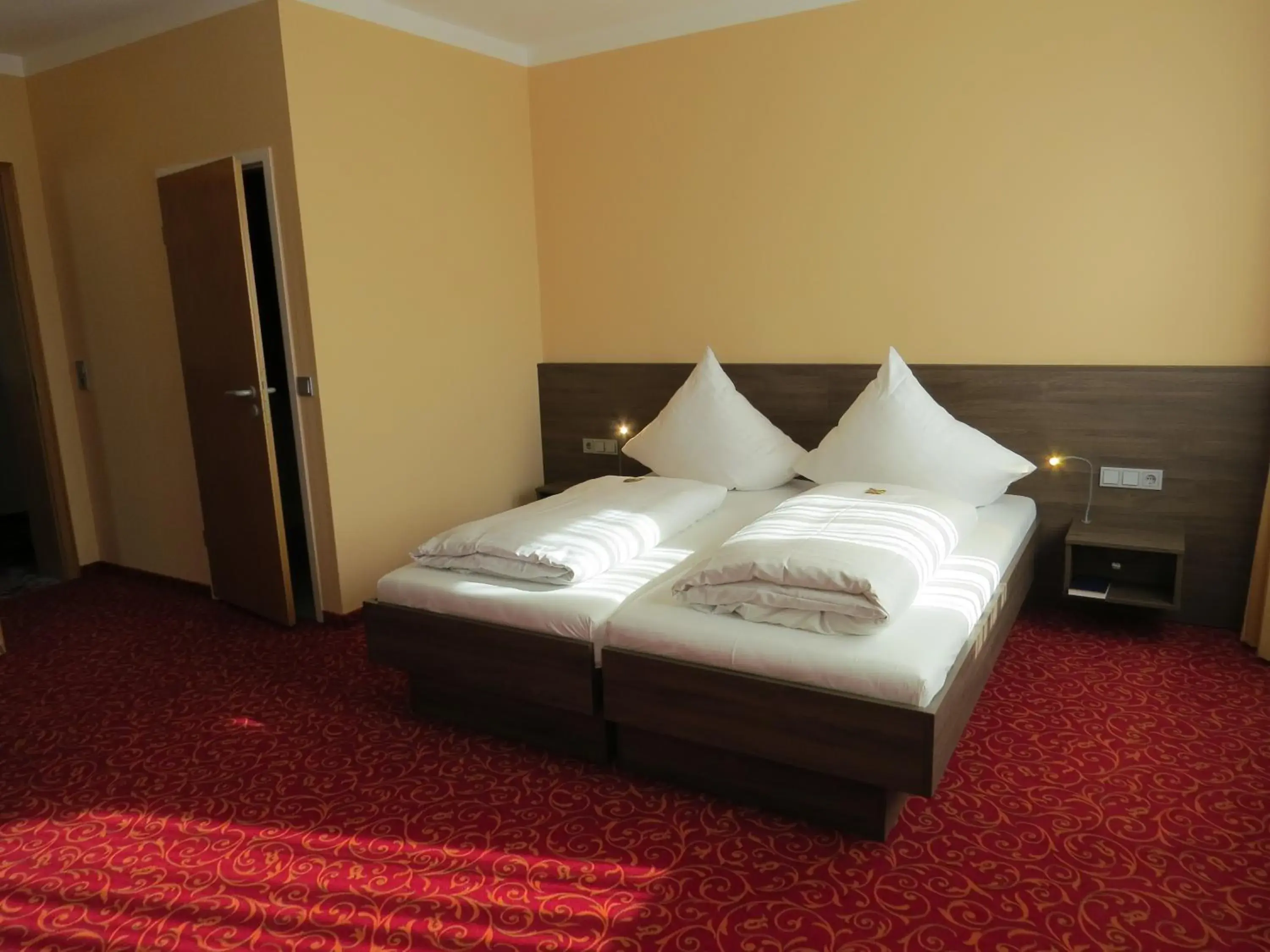 Double Room in ates Hotel Lampertheim by AURUM Double Room in ates Hotel Lampertheim by AURUM