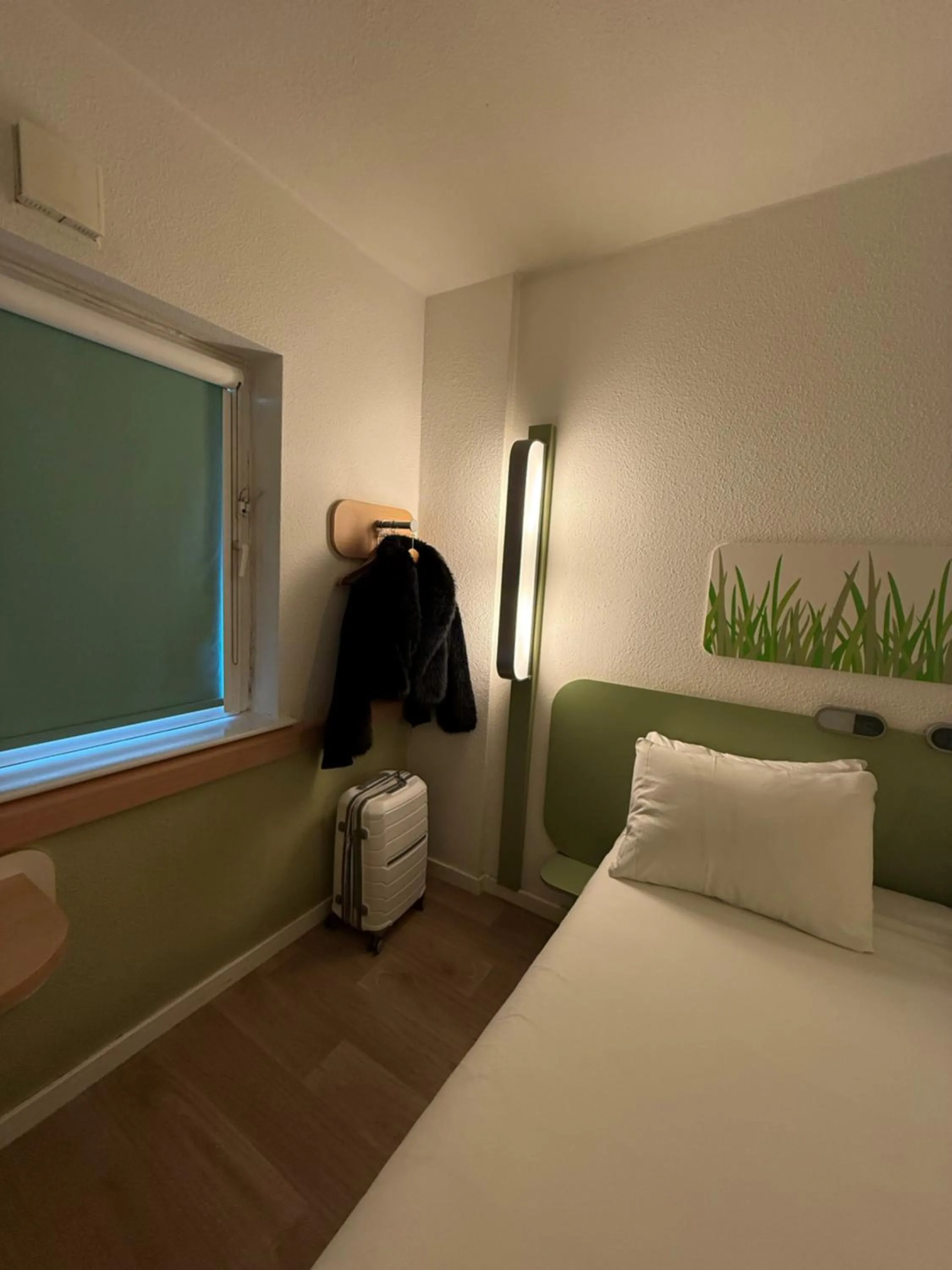 Bed in ibis budget Leeds Centre Crown Point Road