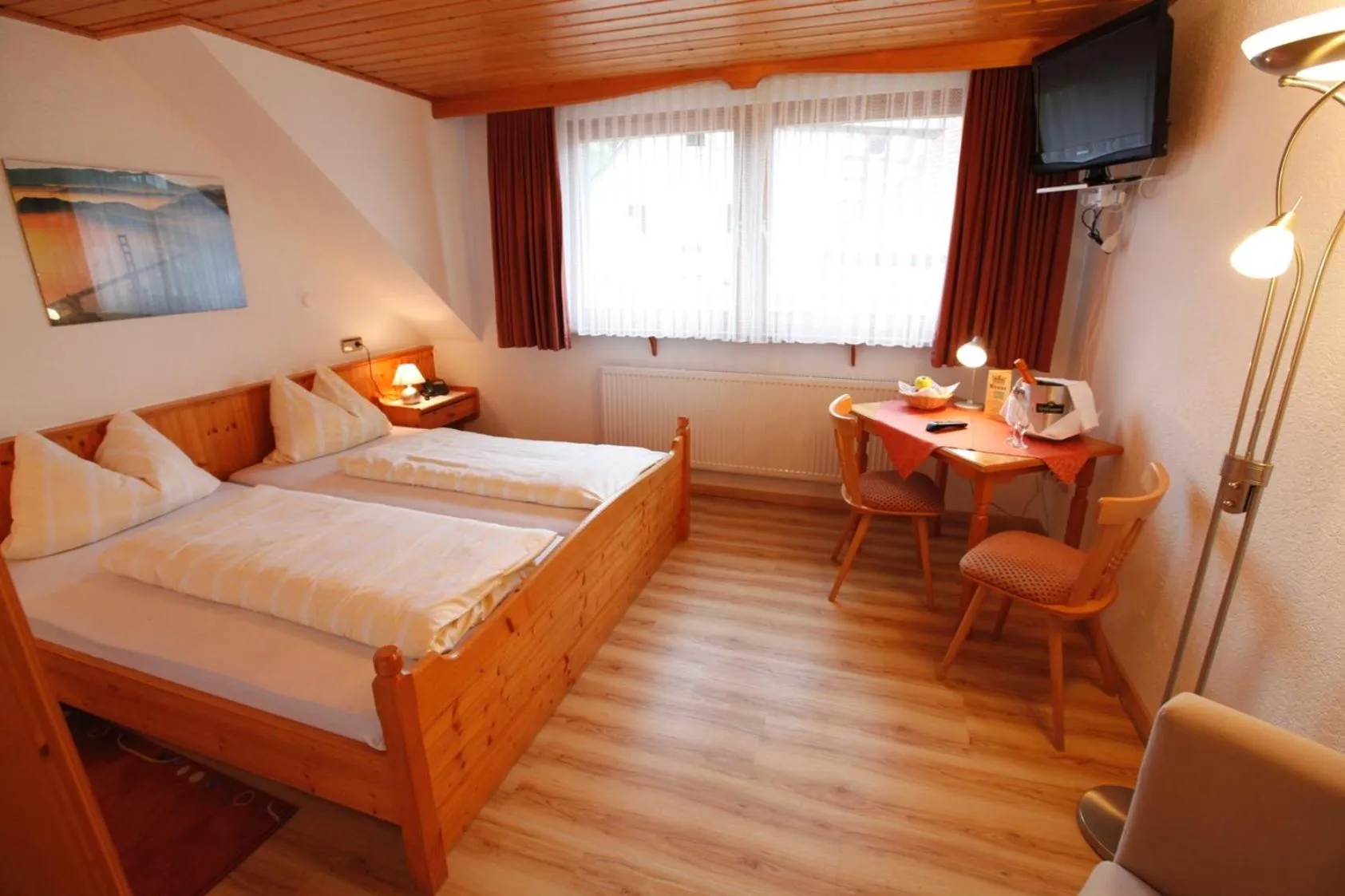 Day, Bed in Hotel Krone Stühlingen - Das Tor zum Südschwarzwald