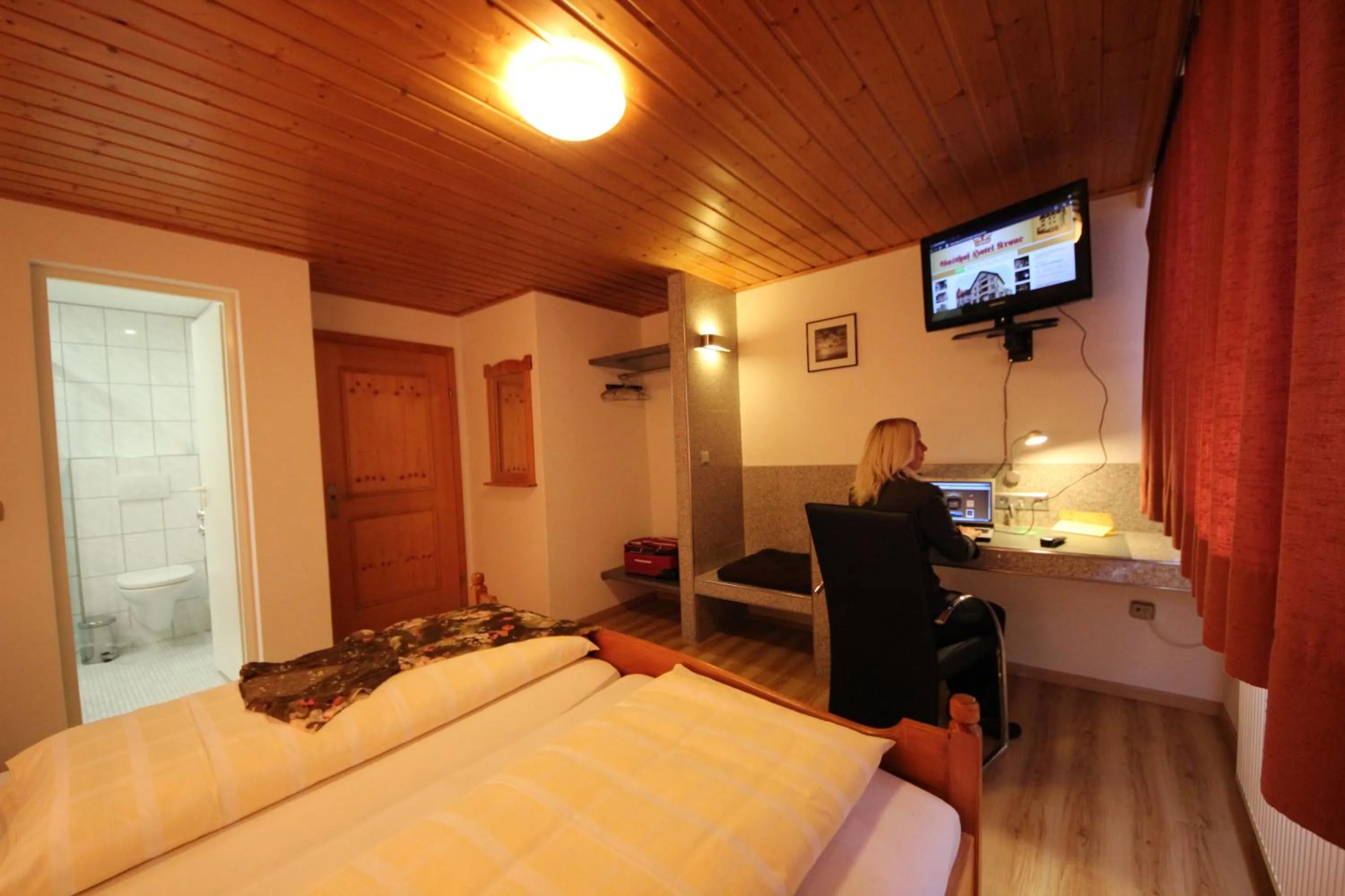 Photo of the whole room, Bed in Hotel Krone Stühlingen - Das Tor zum Südschwarzwald