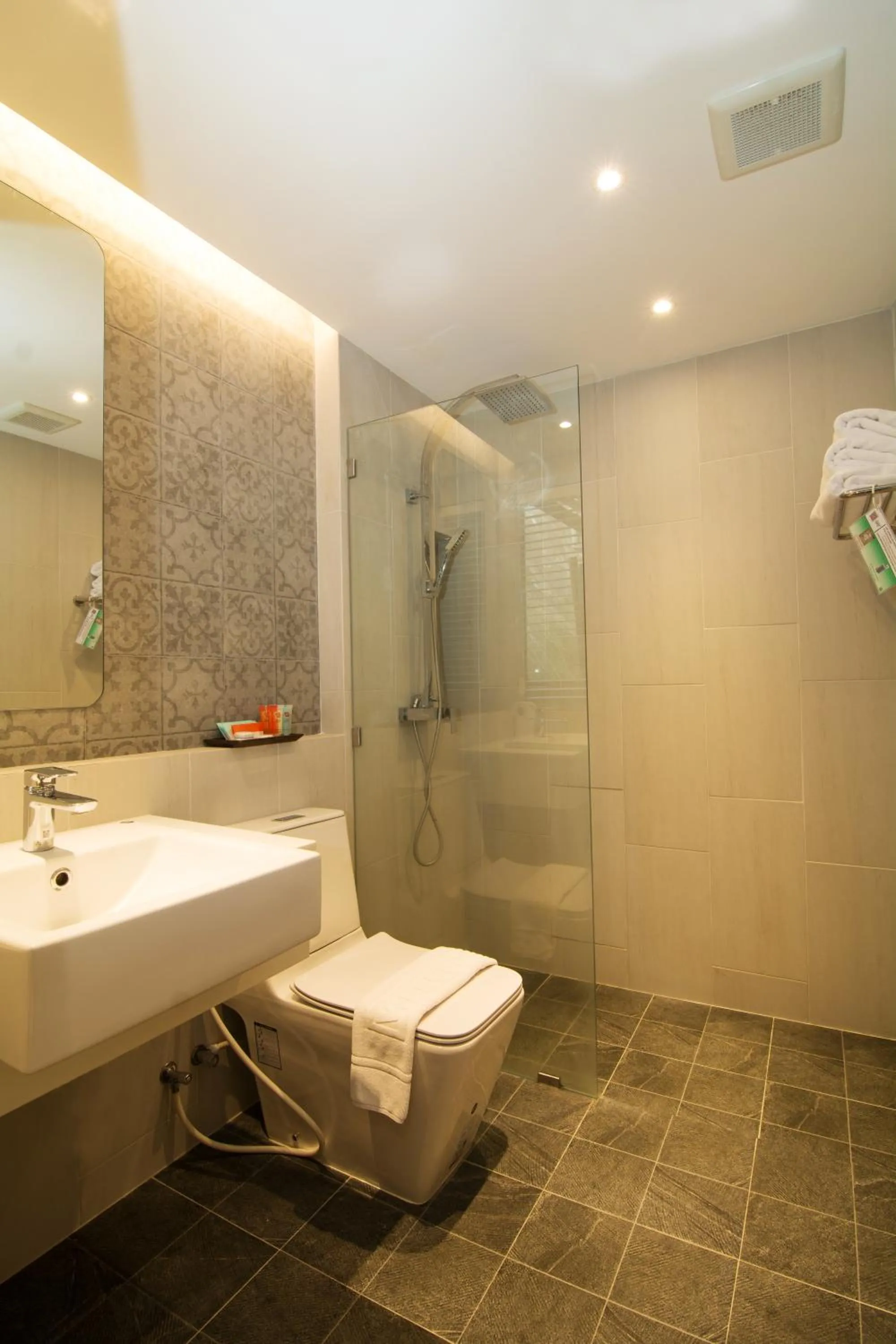 Shower in Baan Karon Resort