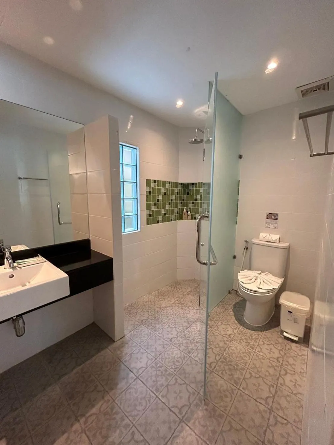 Bathroom in Baan Karon Resort