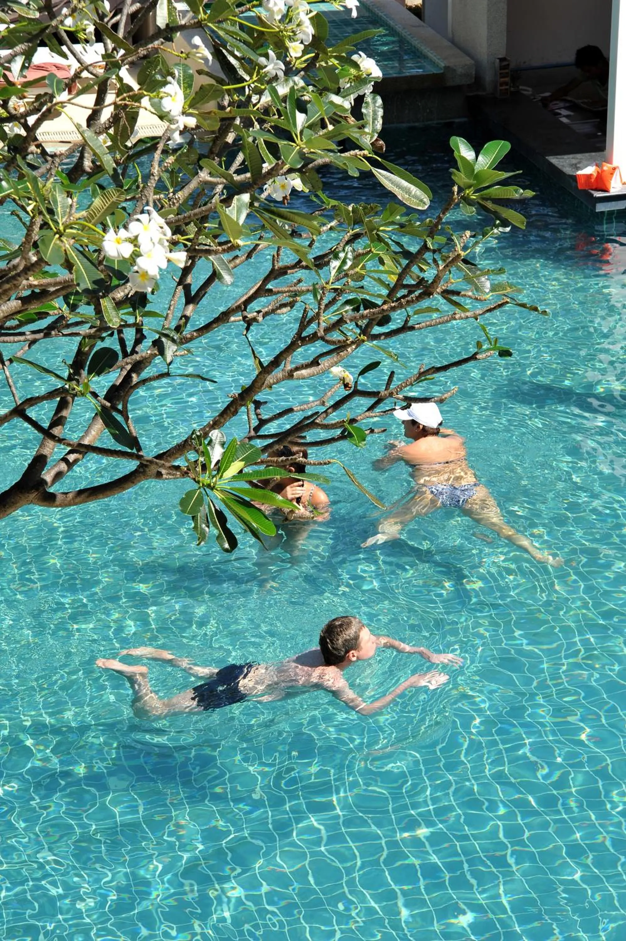 Swimming pool in Baan Karon Resort